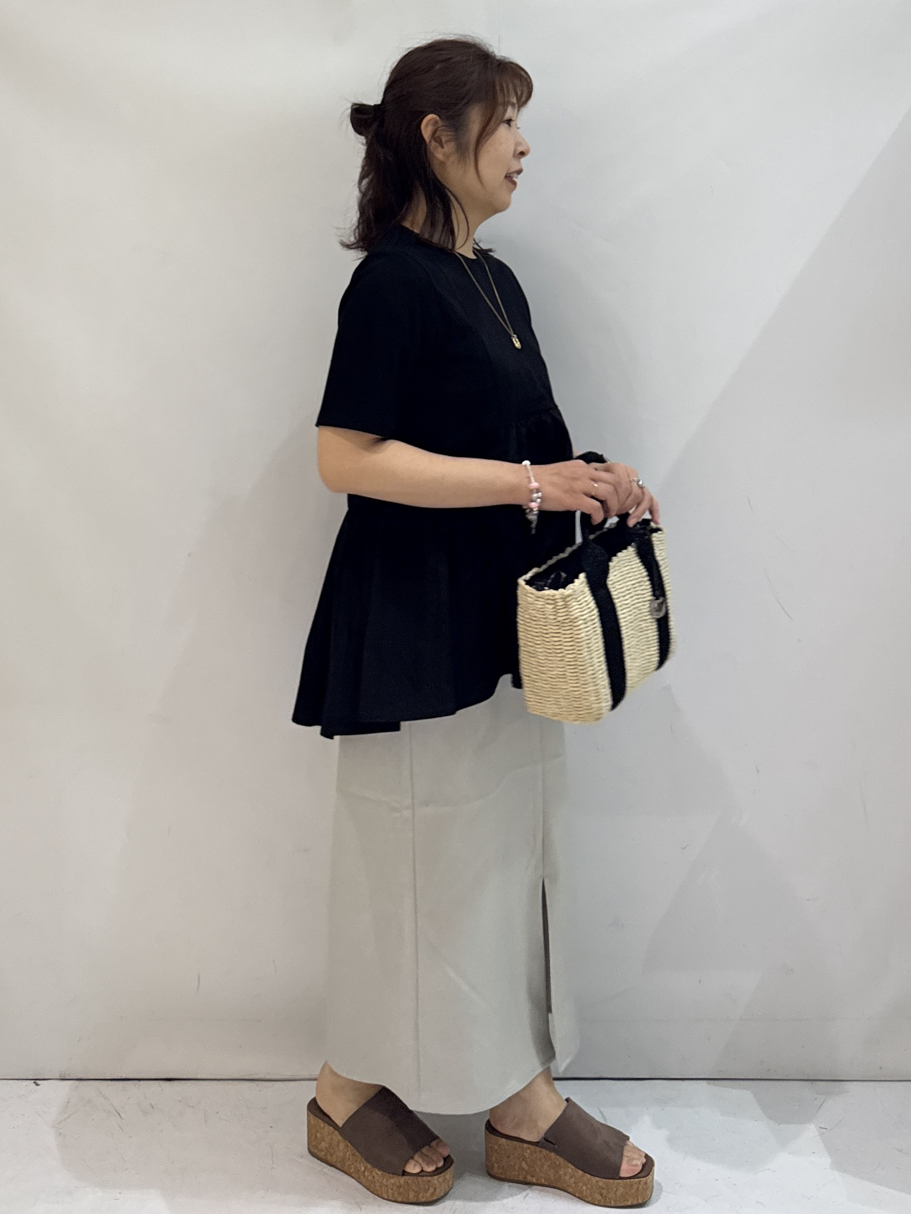 nakkoさんの「OPAQUE.CLIP｜ペプラムドッキングカットソー【洗濯機OK】」を使ったコーディネート