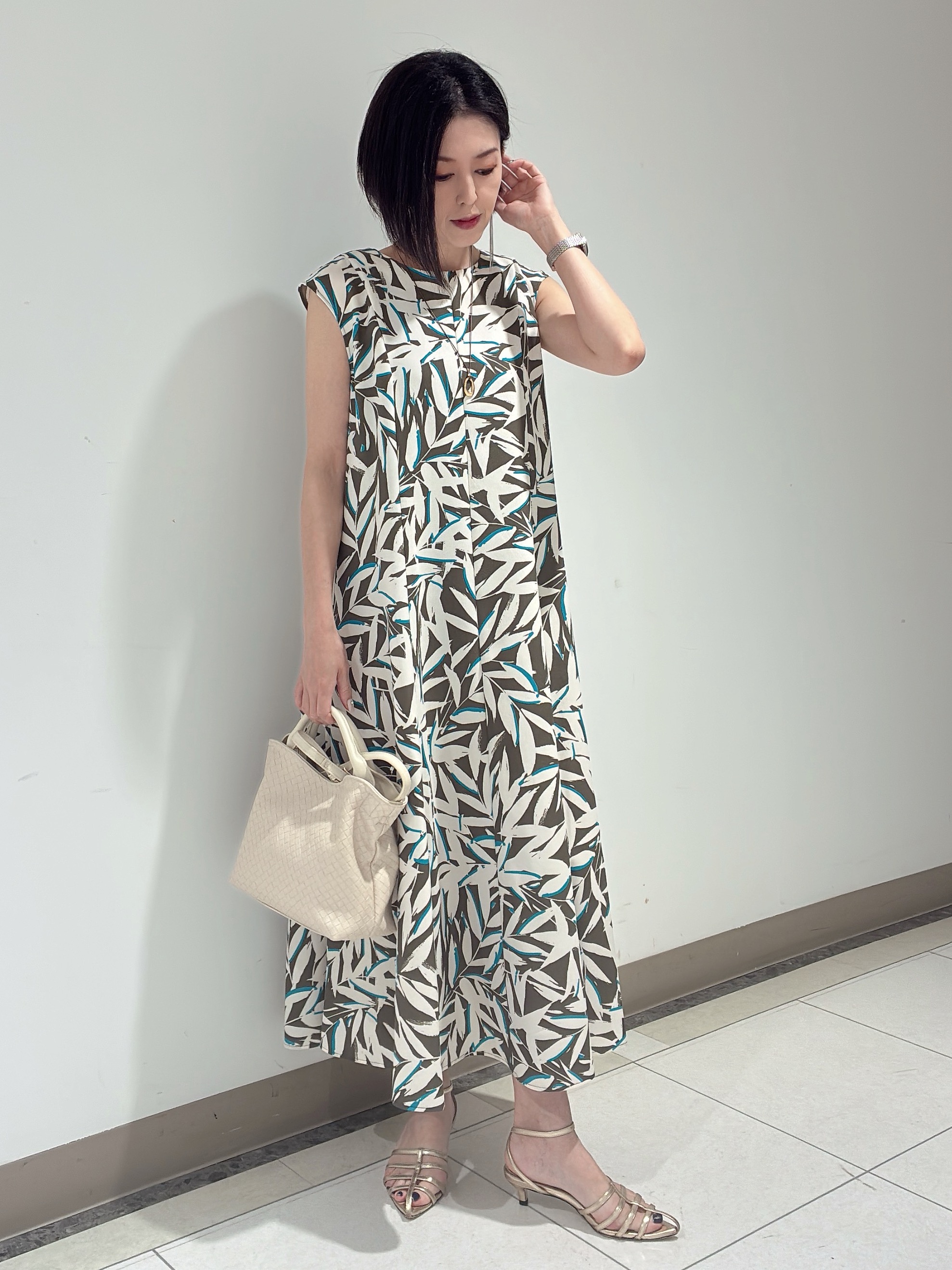 環さんの「UNTITLED｜【アンサンブル可/日除け・冷房対策】シアーレーヨンZIPカーディガン」を使ったコーディネート