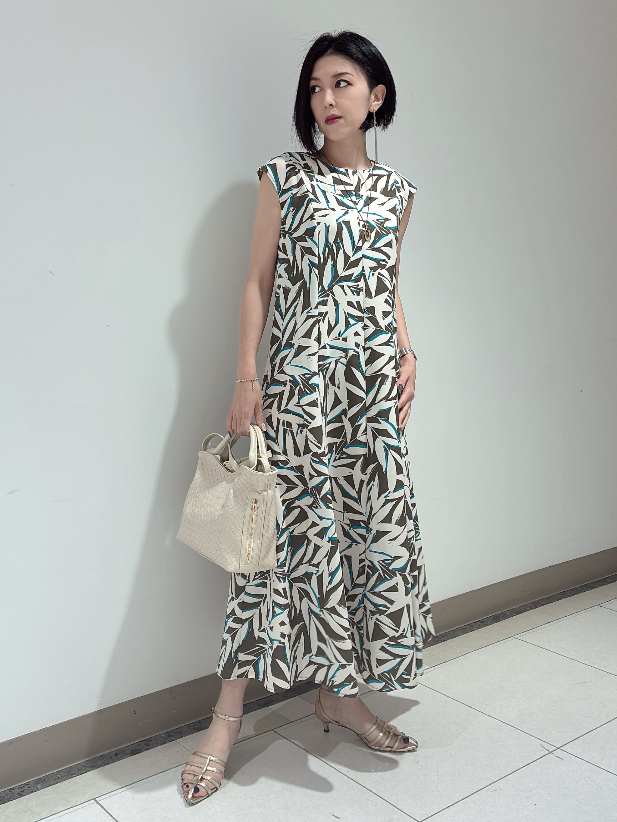 環さんの「UNTITLED｜【アンサンブル可/日除け・冷房対策】シアーレーヨンZIPカーディガン」を使ったコーディネート