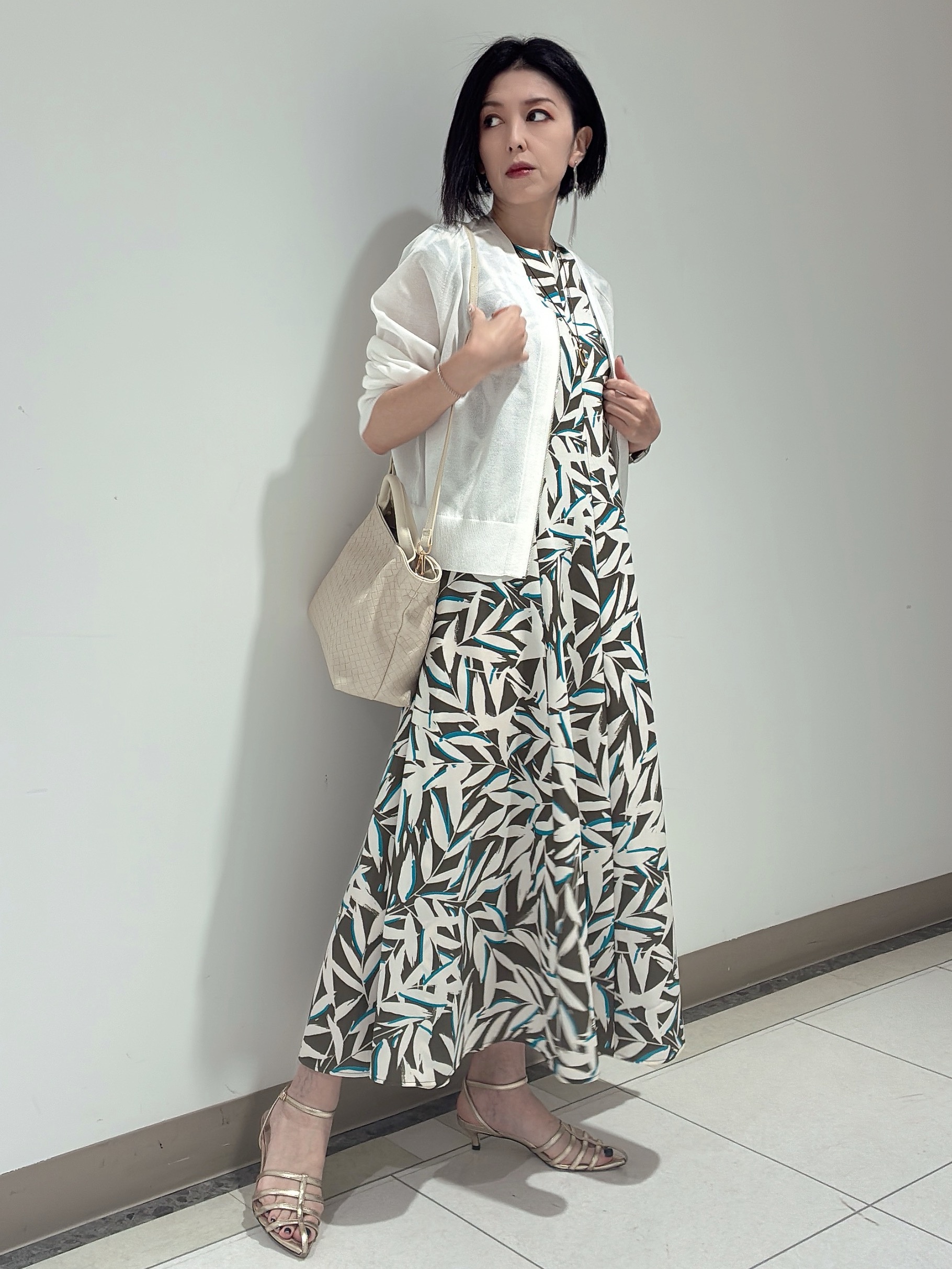 環さんの「UNTITLED｜【アンサンブル可/日除け・冷房対策】シアーレーヨンZIPカーディガン」を使ったコーディネート