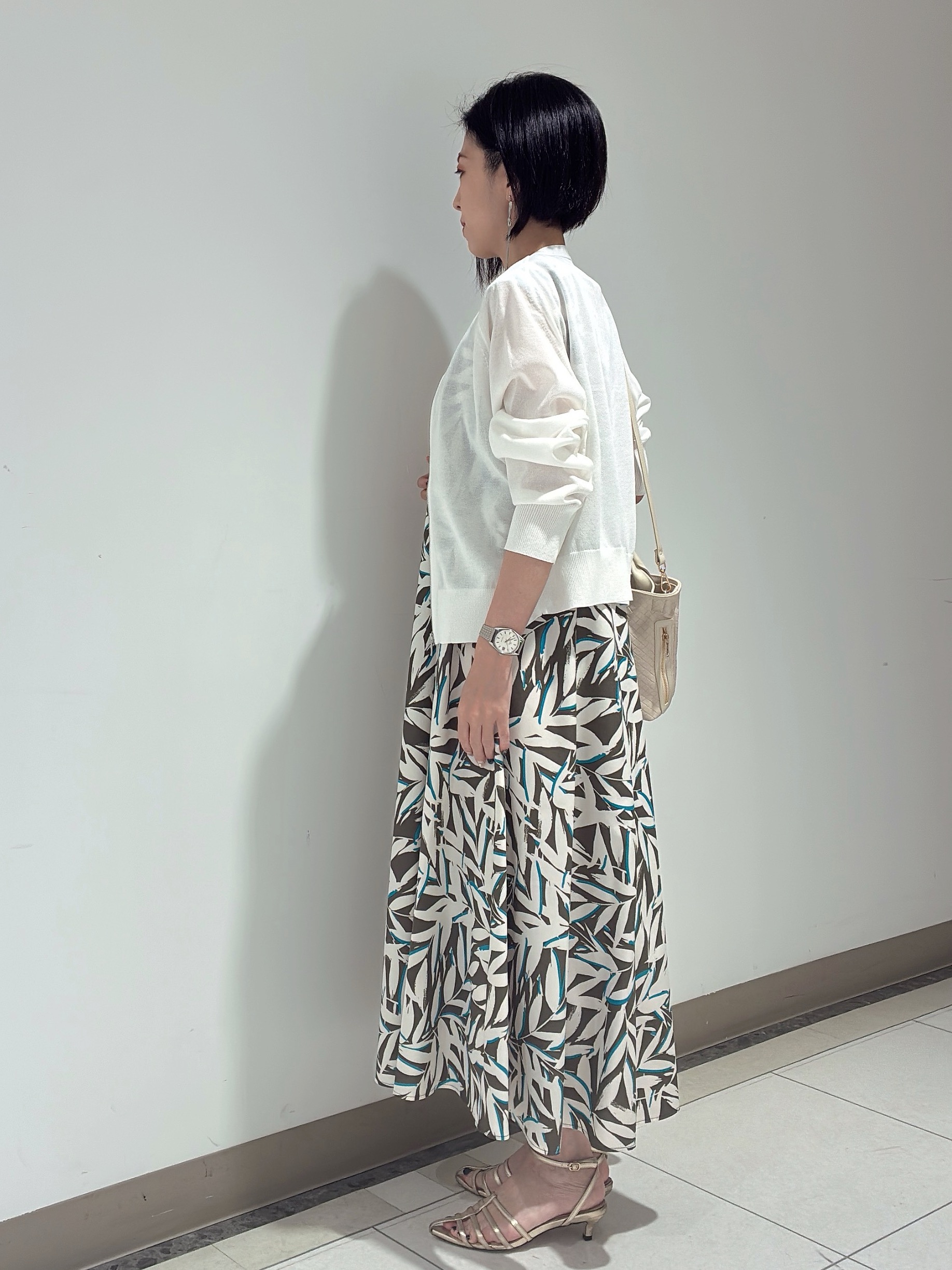 環さんの「UNTITLED｜【アンサンブル可/日除け・冷房対策】シアーレーヨンZIPカーディガン」を使ったコーディネート
