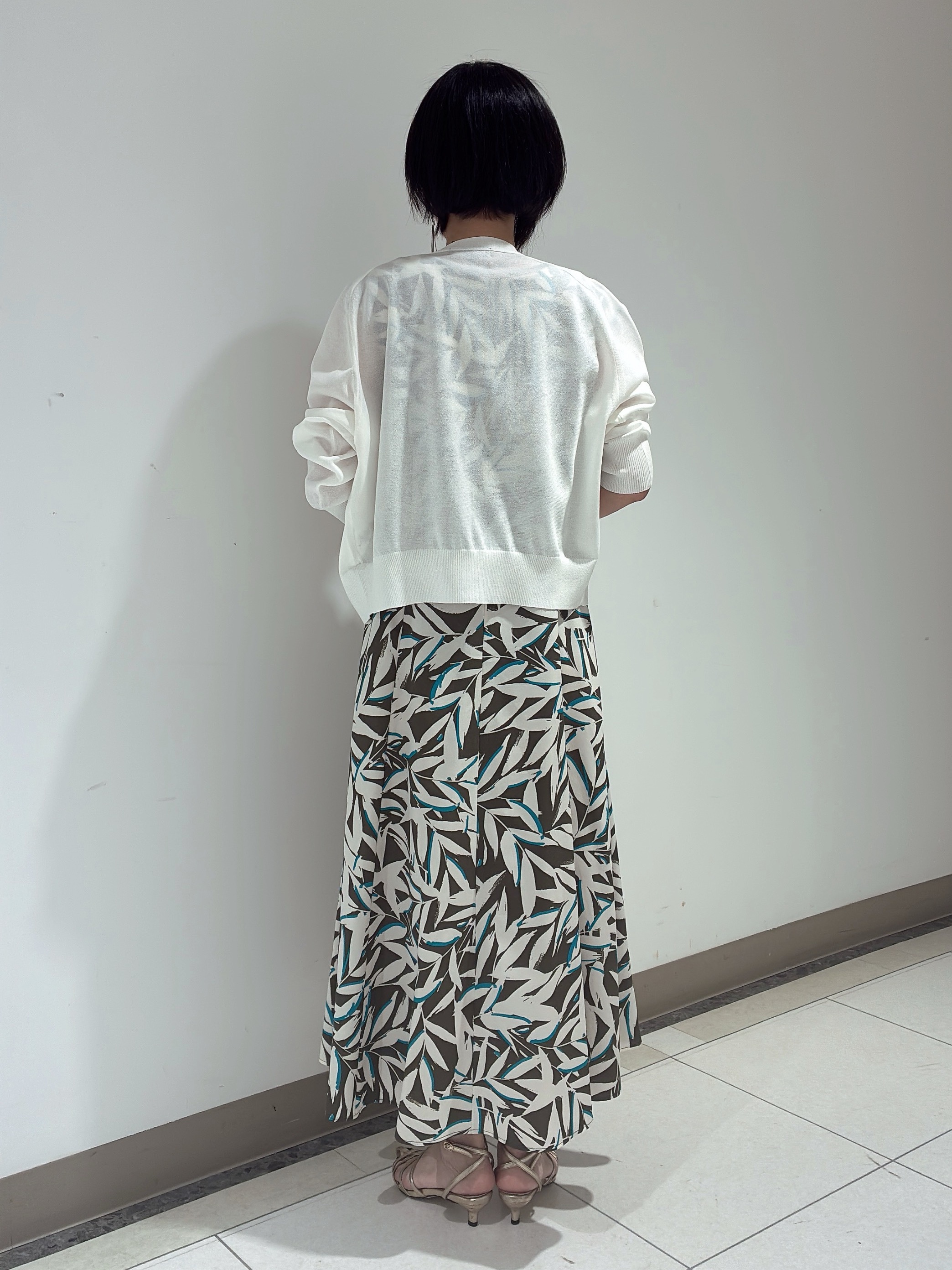 環さんの「UNTITLED｜【アンサンブル可/日除け・冷房対策】シアーレーヨンZIPカーディガン」を使ったコーディネート