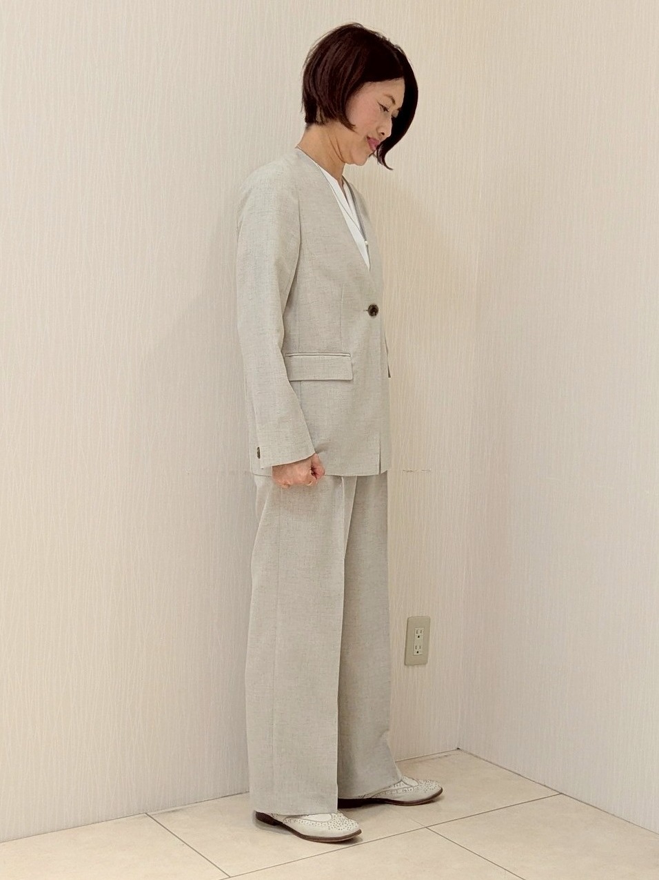 u&minus;macoさんの「UNTITLED｜【UV/接触冷感/セットアップ可】リラクシーキーVネックブラウス」を使ったコーディネート