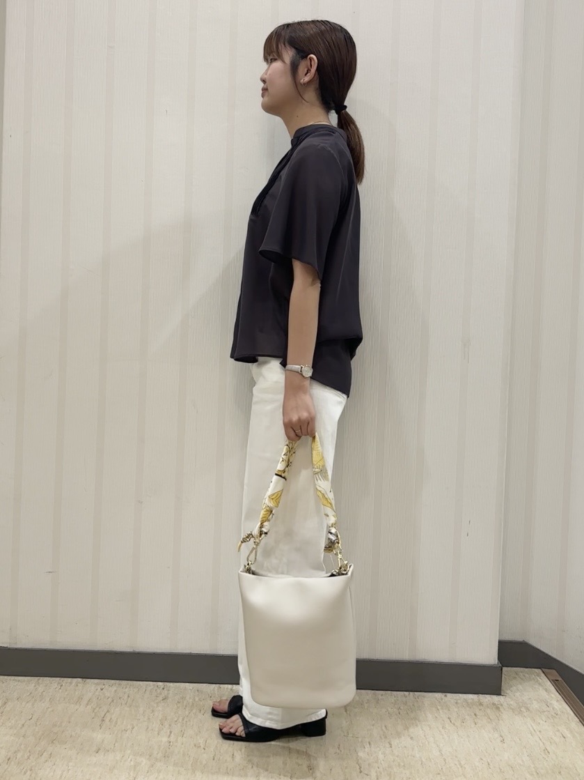 ちひさんの「INDIVI｜【褒められデニム】ワイドストレート デニムパンツ」を使ったコーディネート