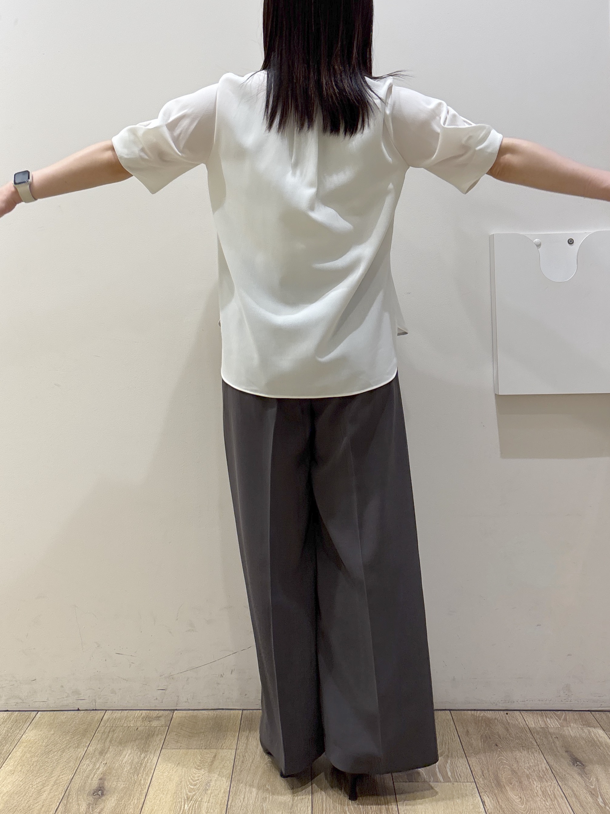 mameさんの「OPAQUE.CLIP｜【ストレッチ／防シワ／洗濯機OK】タックスリーブブラウス《SS～LL／6col／セットアップ可》」を使ったコーディネート