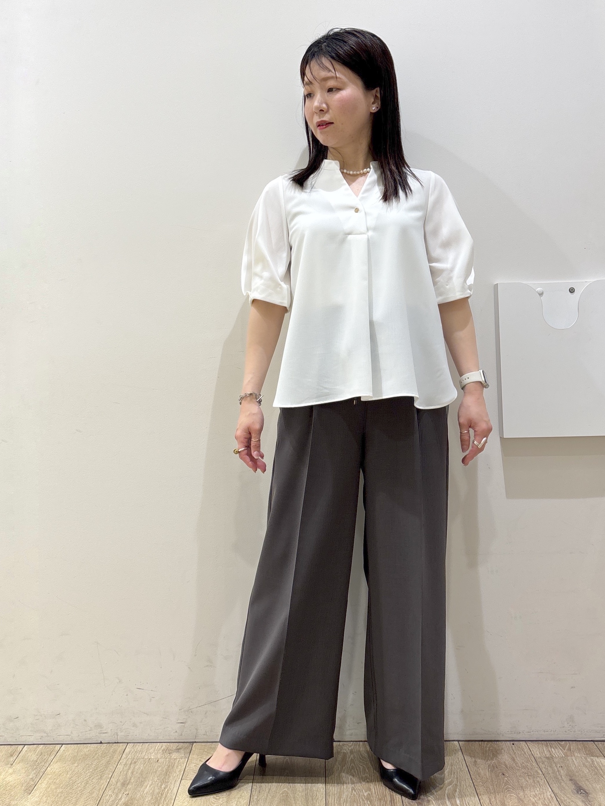 mameさんの「OPAQUE.CLIP｜【ストレッチ／防シワ／洗濯機OK】タックスリーブブラウス《SS～LL／6col／セットアップ可》」を使ったコーディネート