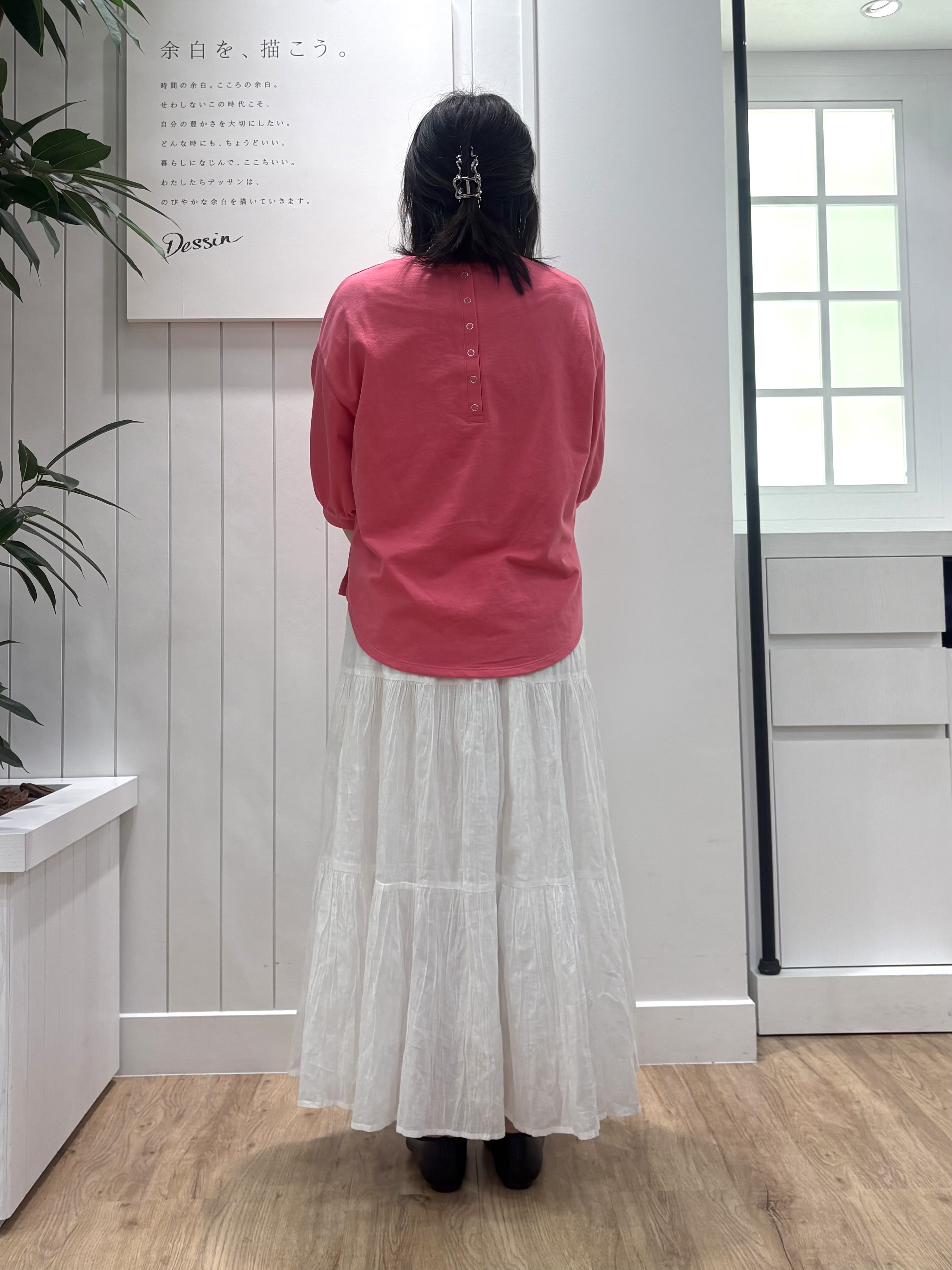 tomokoさんの「Dessin｜【360度可愛い】バックヘンリーカットソー5分袖」を使ったコーディネート