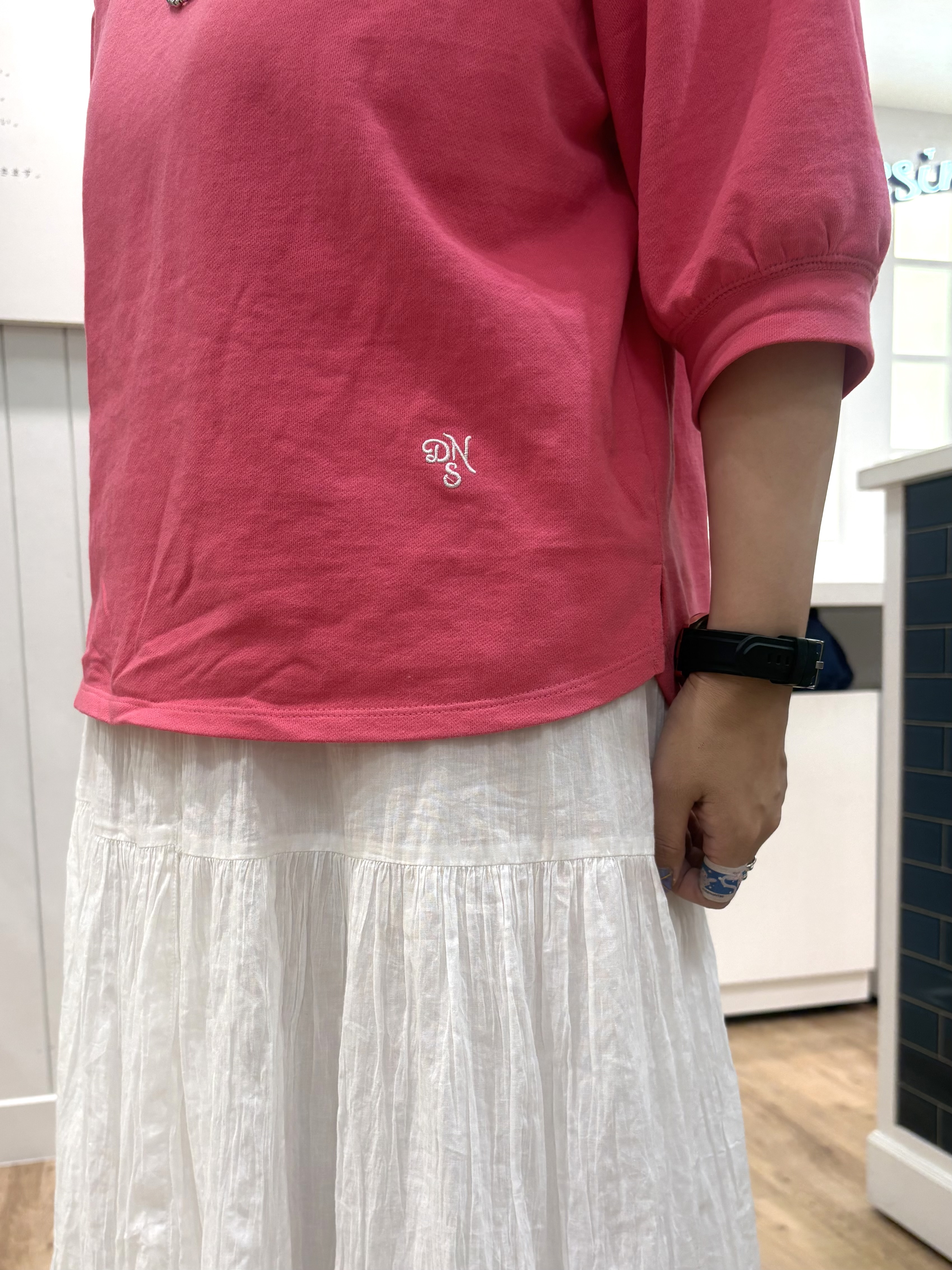 tomokoさんの「Dessin｜【360度可愛い】バックヘンリーカットソー5分袖」を使ったコーディネート