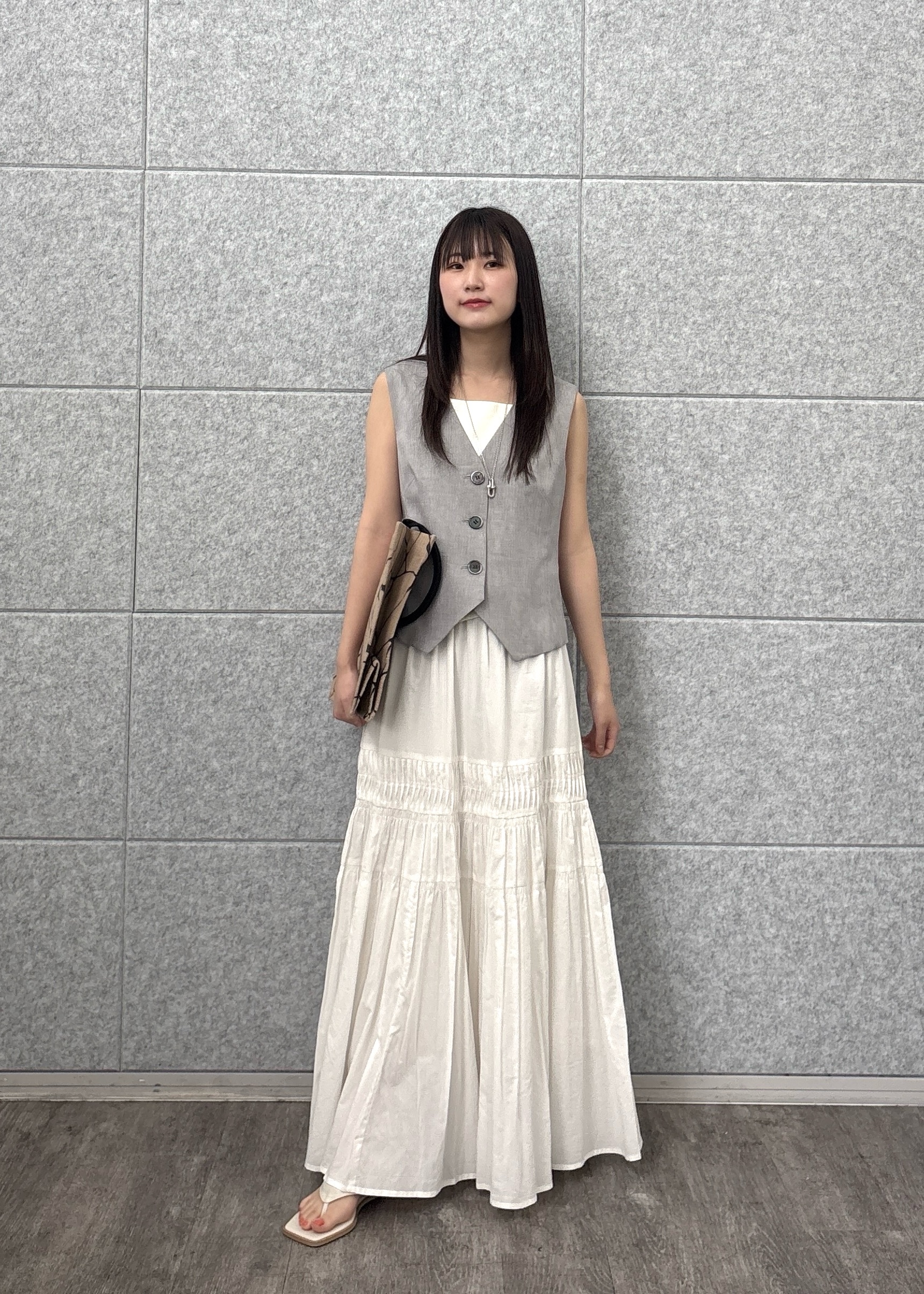 Renoさんの「INDIVI｜リネンショートジレ」を使ったコーディネート