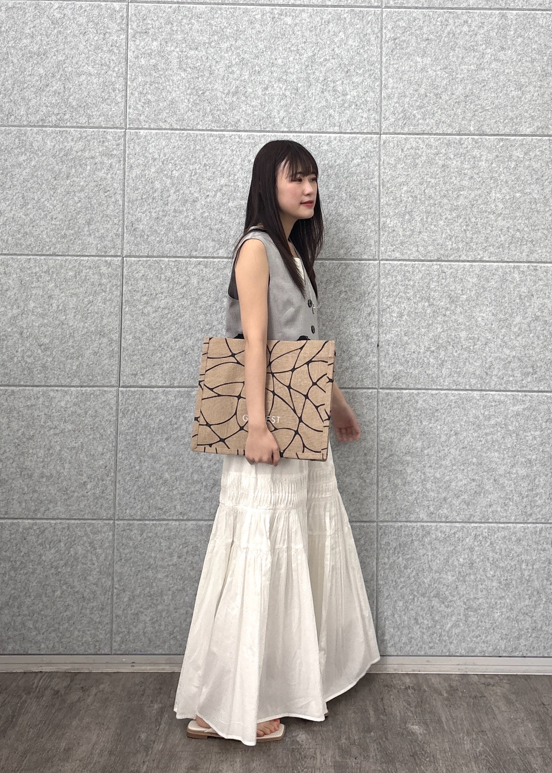 Renoさんの「INDIVI｜リネンショートジレ」を使ったコーディネート