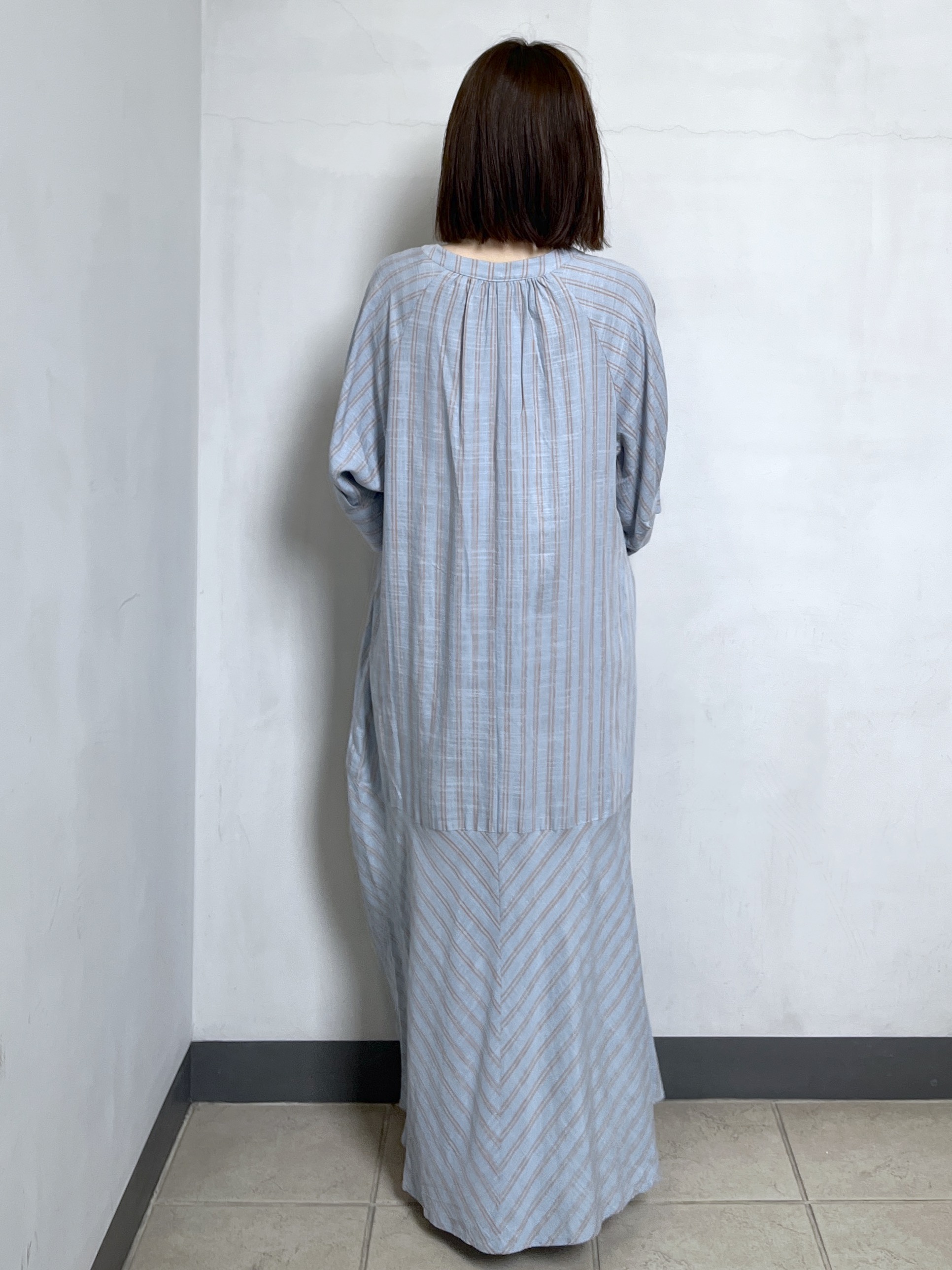mikiさんの「OPAQUE.CLIP｜キーネックロングワンピース【洗える】」を使ったコーディネート