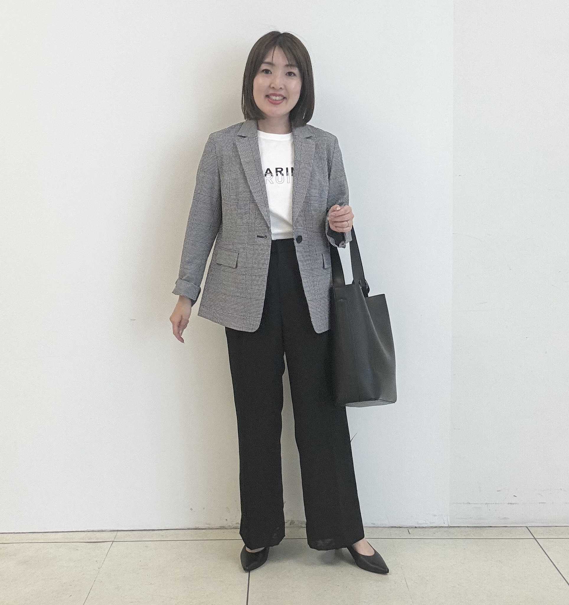 yoshiyaさんの「INDIVI｜【ラム革／美脚／通勤】レザーパンプス」を使ったコーディネート