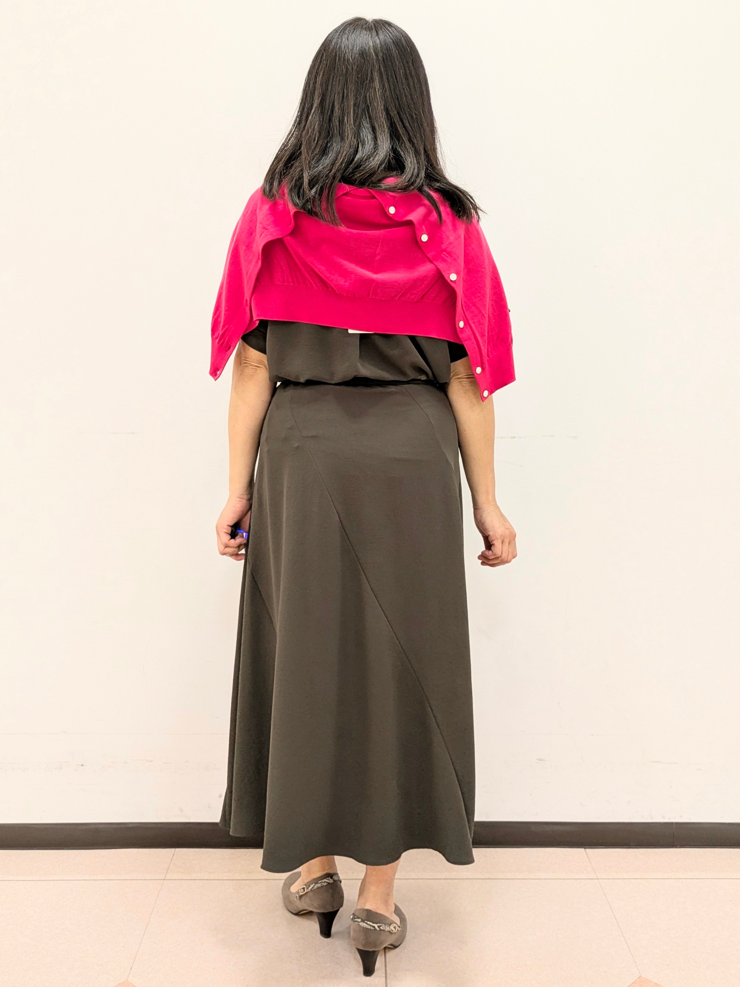 ともさんの「UNTITLED｜【セットアップ可/UVカット/前後2WAY】リラクシーフレンチスリーブブラウス」を使ったコーディネート