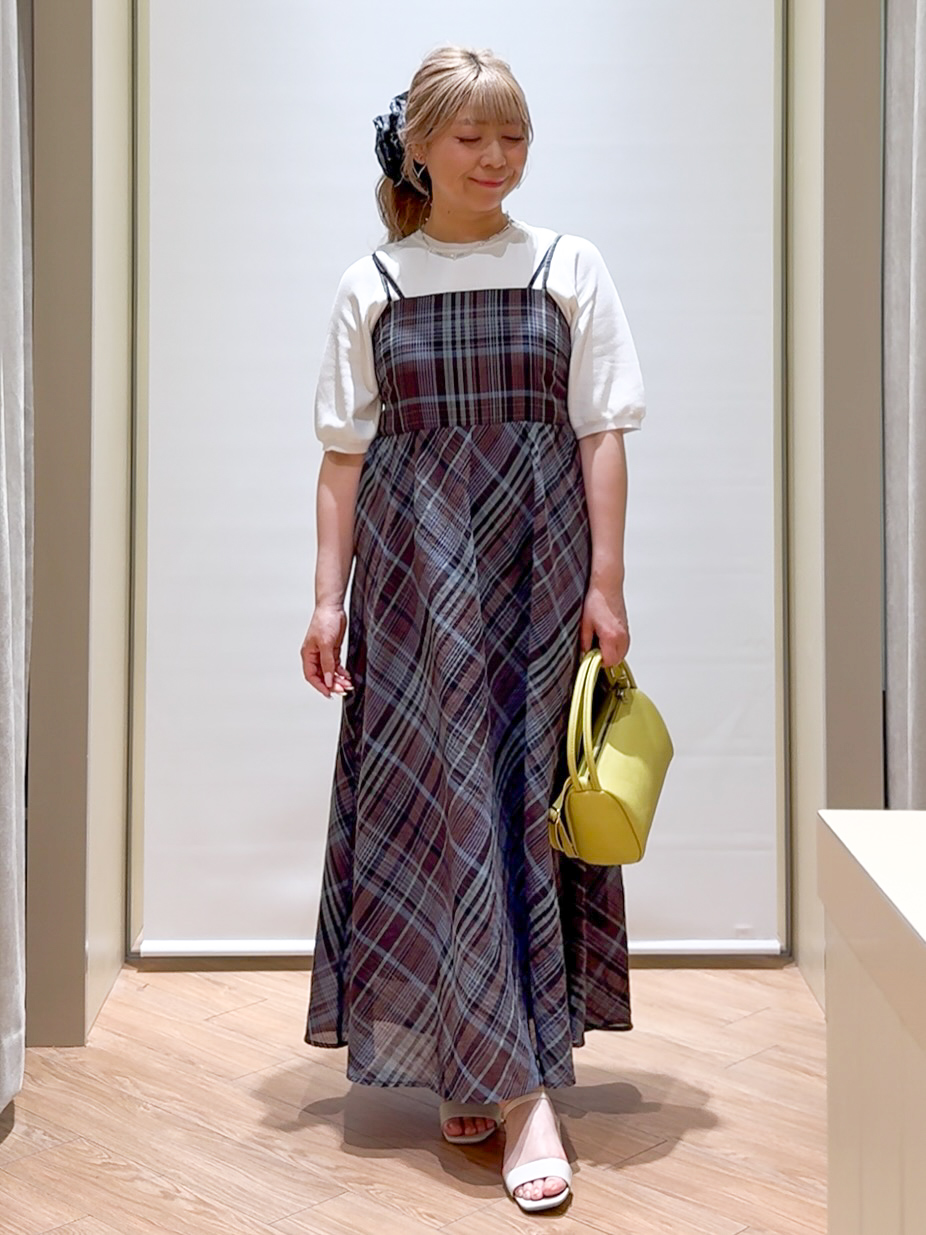 Harukaさんの「grove｜【シリーズ累計36万枚/UVカット・ひんやり・洗濯機OK】やわらかドライタッチ 五分袖クルーネックニ」を使ったコーディネート