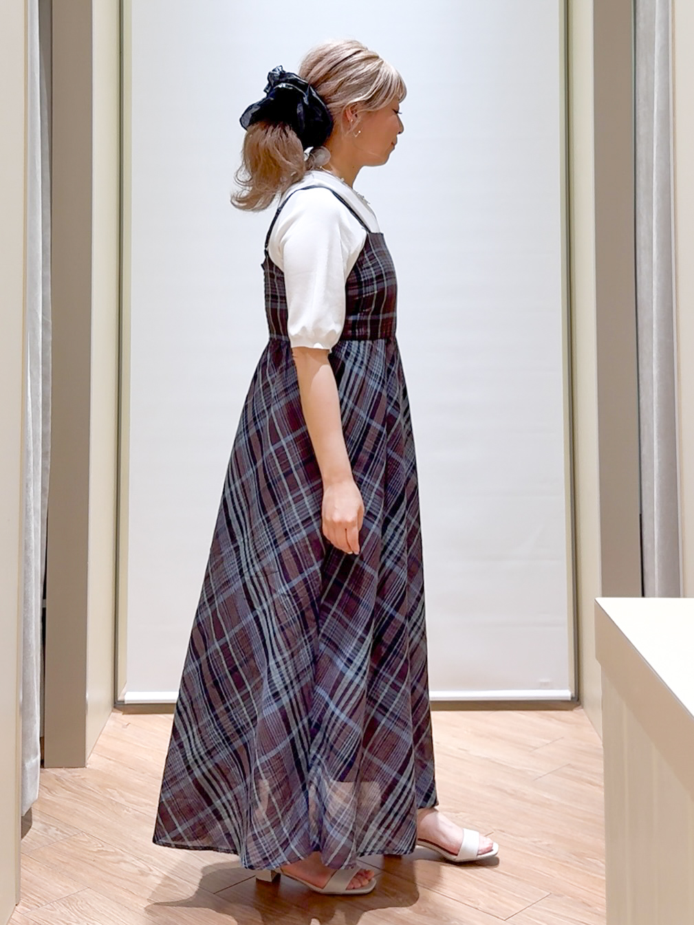 Harukaさんの「grove｜【シリーズ累計36万枚/UVカット・ひんやり・洗濯機OK】やわらかドライタッチ 五分袖クルーネックニ」を使ったコーディネート