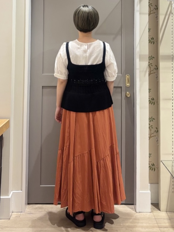 こばさんの「grove｜【2点SET】着るだけで完成、透かし編みニットビスチェ&times;ブラウス」を使ったコーディネート