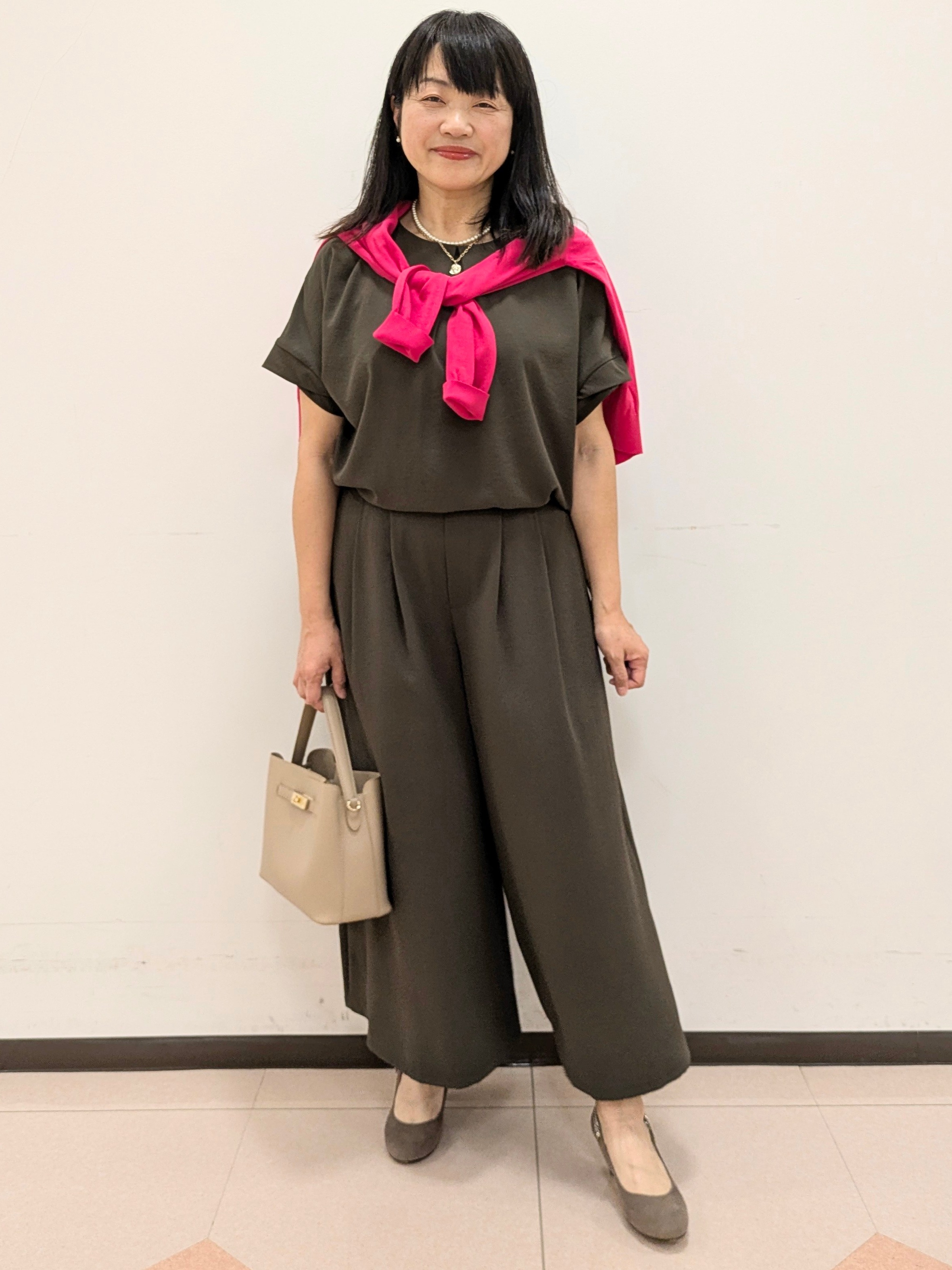 ともさんの「UNTITLED｜【セットアップ可/UVカット/前後2WAY】リラクシーフレンチスリーブブラウス」を使ったコーディネート