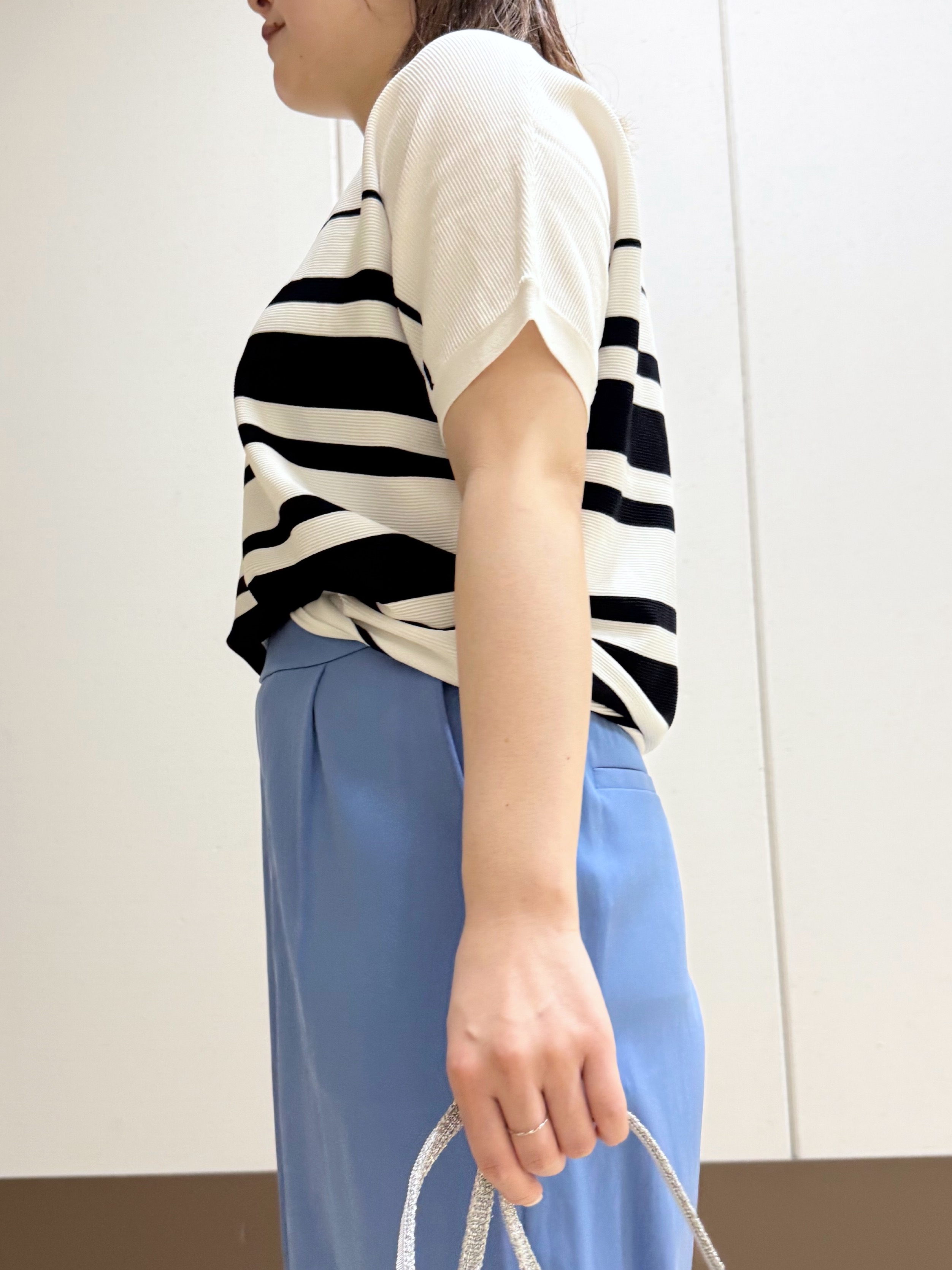 Rikoさんの「INDIVI｜【洗える】ガーター編みVネックニットT」を使ったコーディネート
