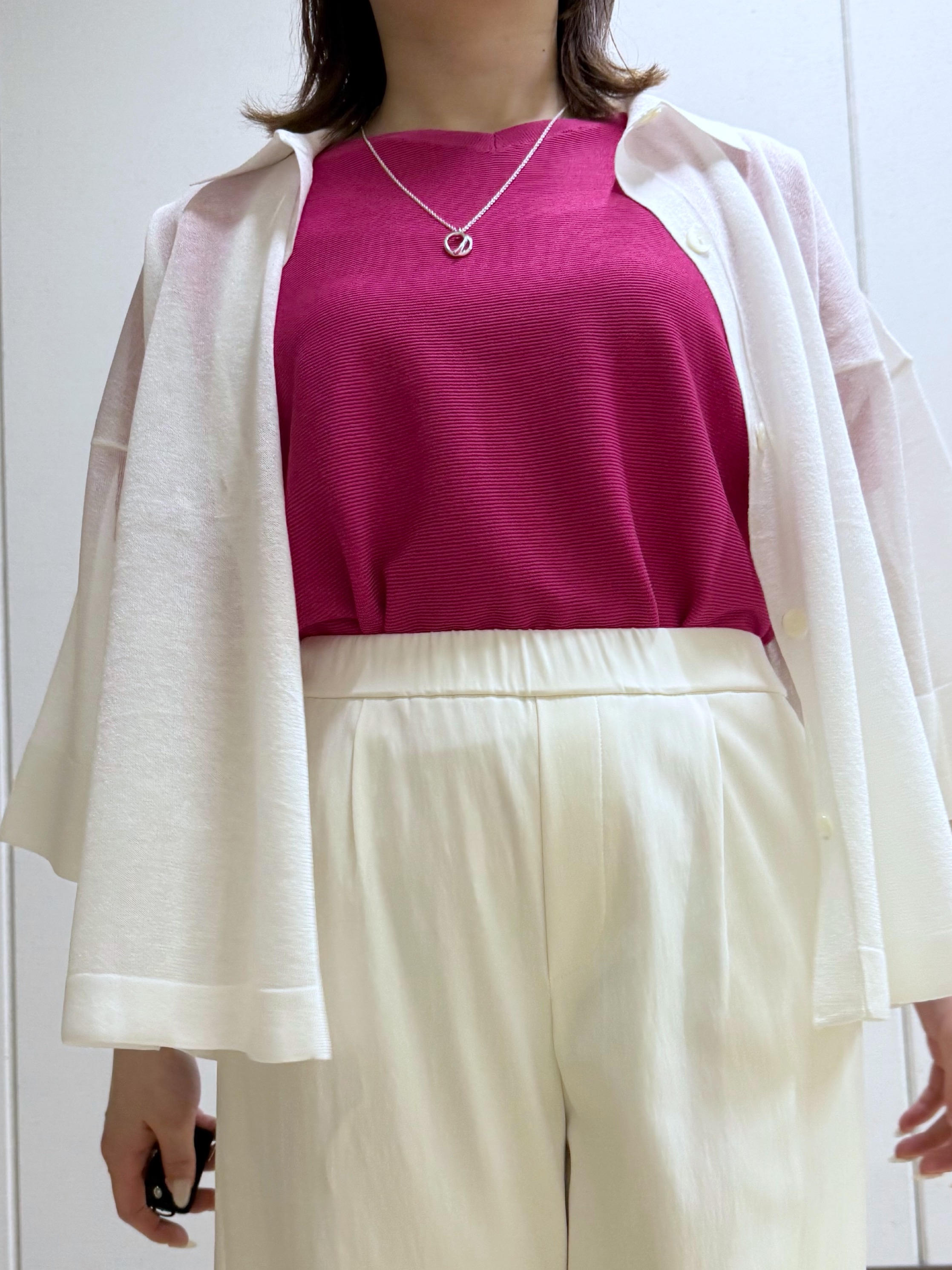 Rikoさんの「INDIVI｜【洗える】ガーター編みVネックニットT」を使ったコーディネート