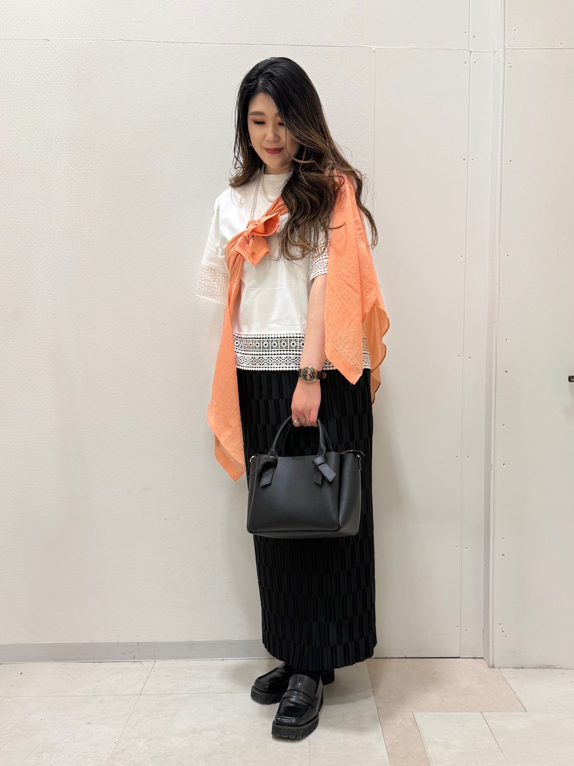 Ayana.さんの「SHOO･LA･RUE｜【体型カバー】ふんわり質感 やわらかこなれシアーシャツ」を使ったコーディネート