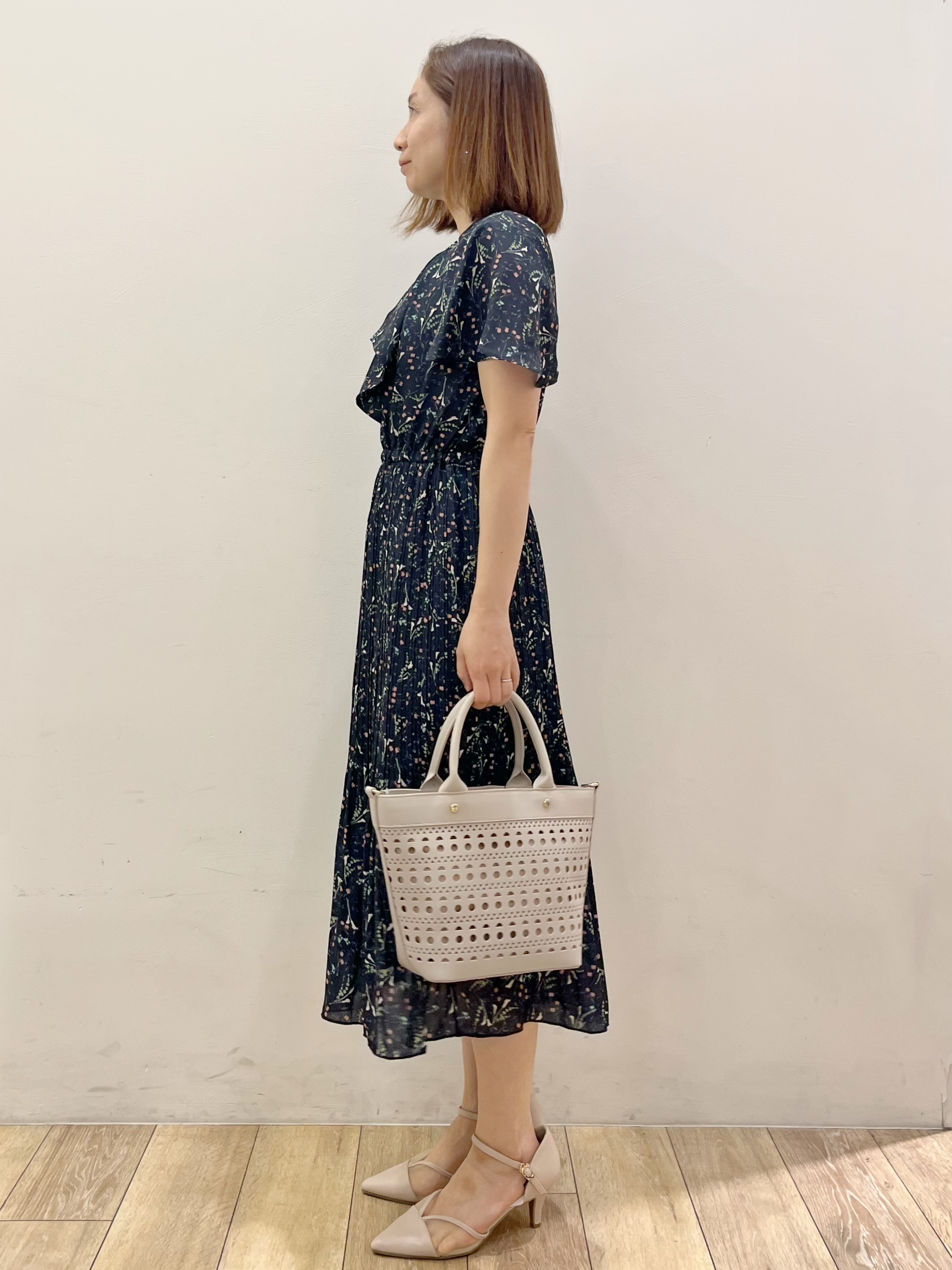 kcさんの「OPAQUE.CLIP｜◆【日比谷花壇コラボ】ラッフルタイプリーツワンピース【防シワ/洗濯機OK】」を使ったコーディネート