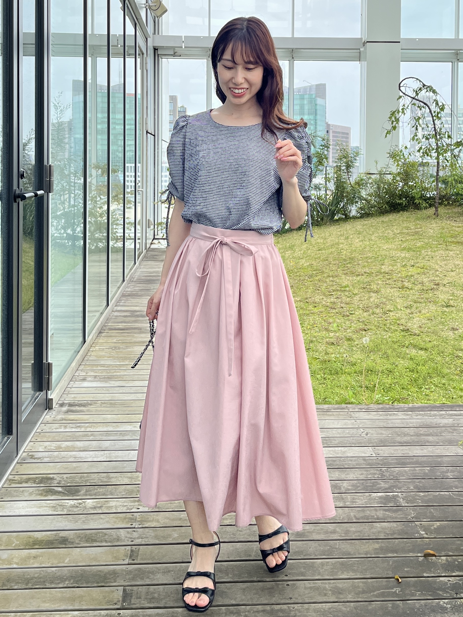 はばさんの「Couture brooch｜【洗える】シャーリング チェックブラウス」を使ったコーディネート