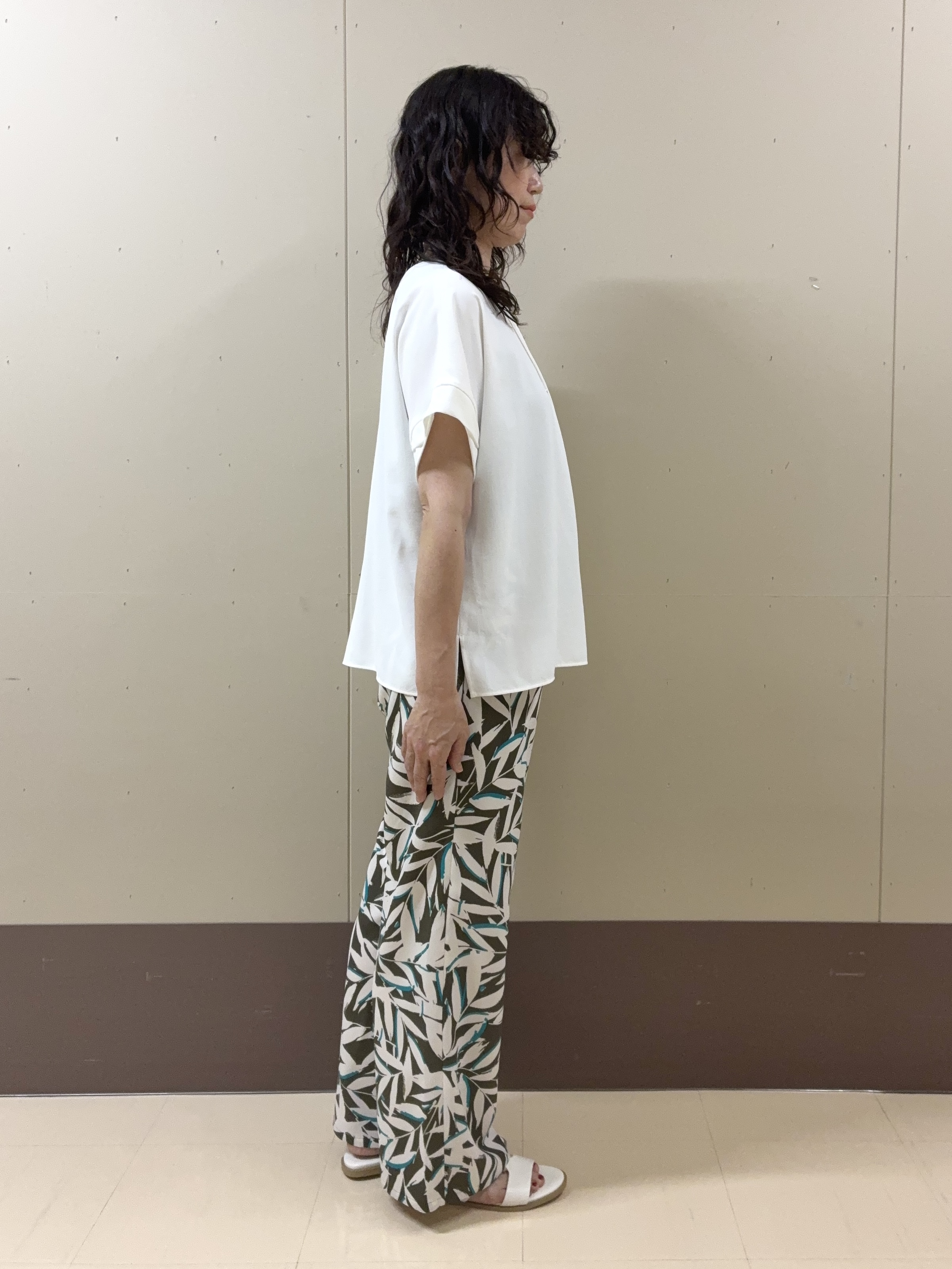 Noriさんの「UNTITLED｜【セットアップ可/UVカット/前後2WAY】リラクシーフレンチスリーブブラウス」を使ったコーディネート