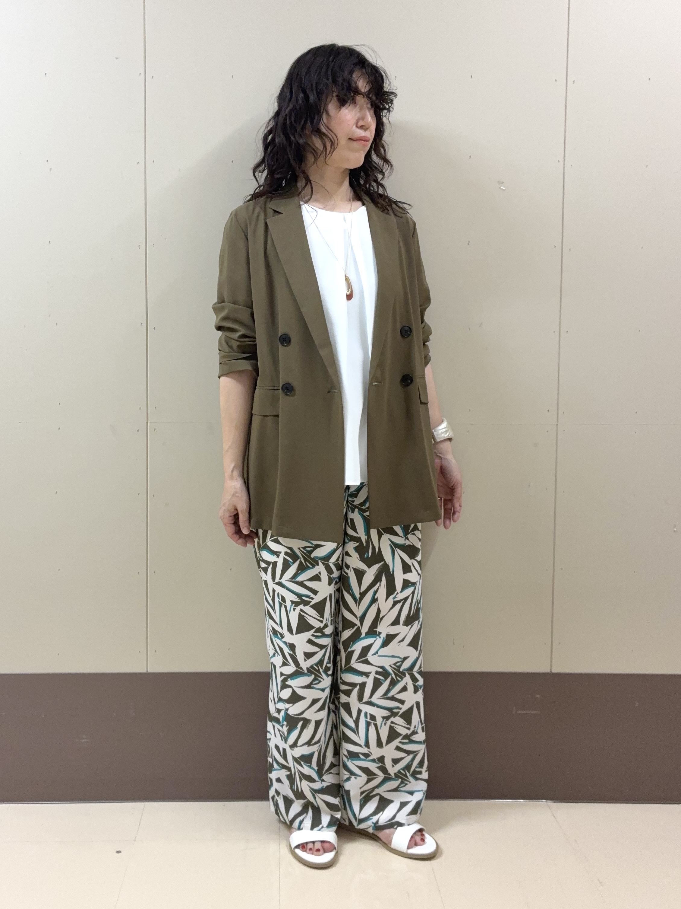 Noriさんの「UNTITLED｜【セットアップ可/UVカット/前後2WAY】リラクシーフレンチスリーブブラウス」を使ったコーディネート