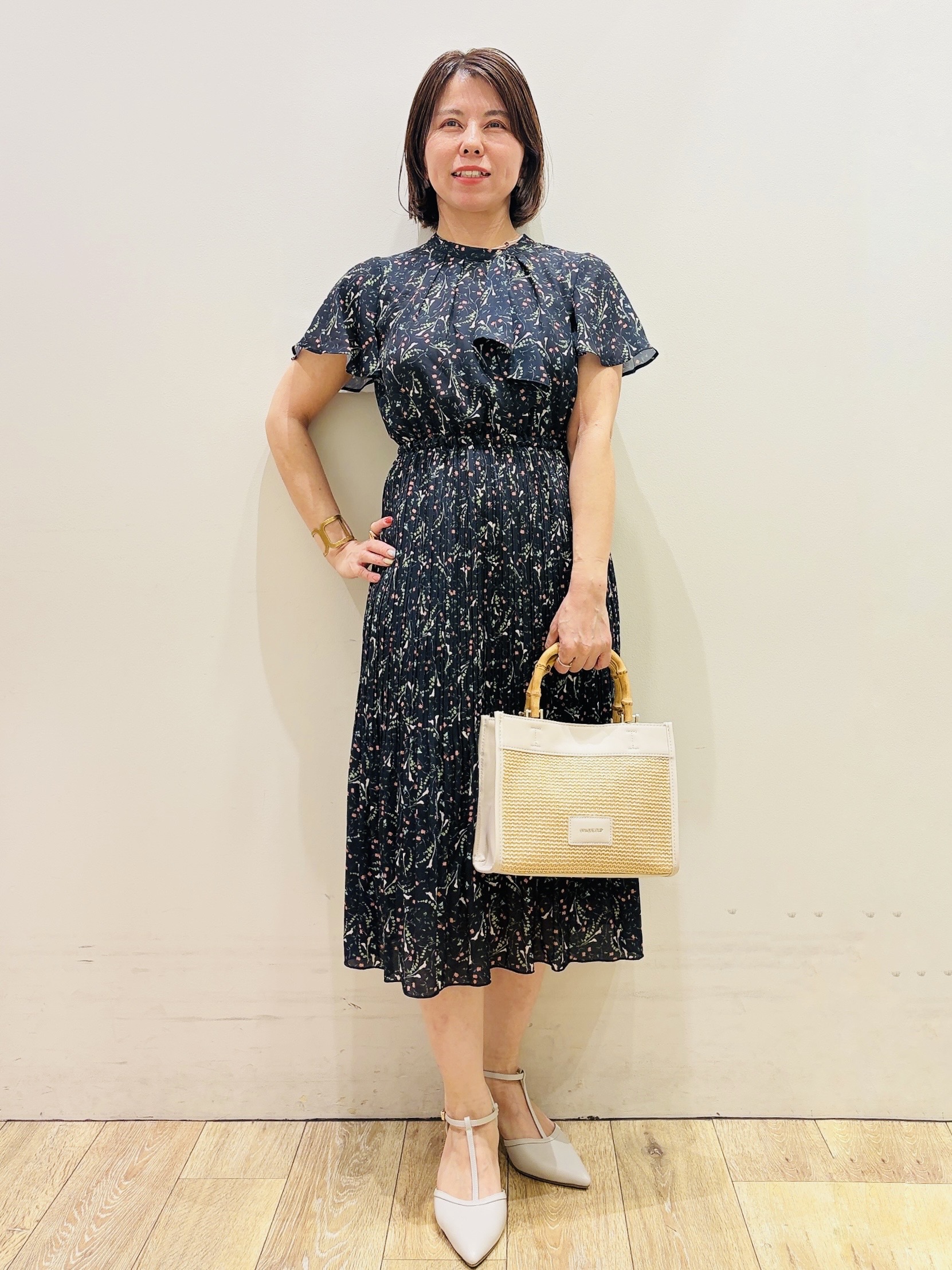 YUKOさんの「index｜◆【日比谷花壇コラボ】ラッフルタイプリーツワンピース【防シワ/洗濯機OK】」を使ったコーディネート