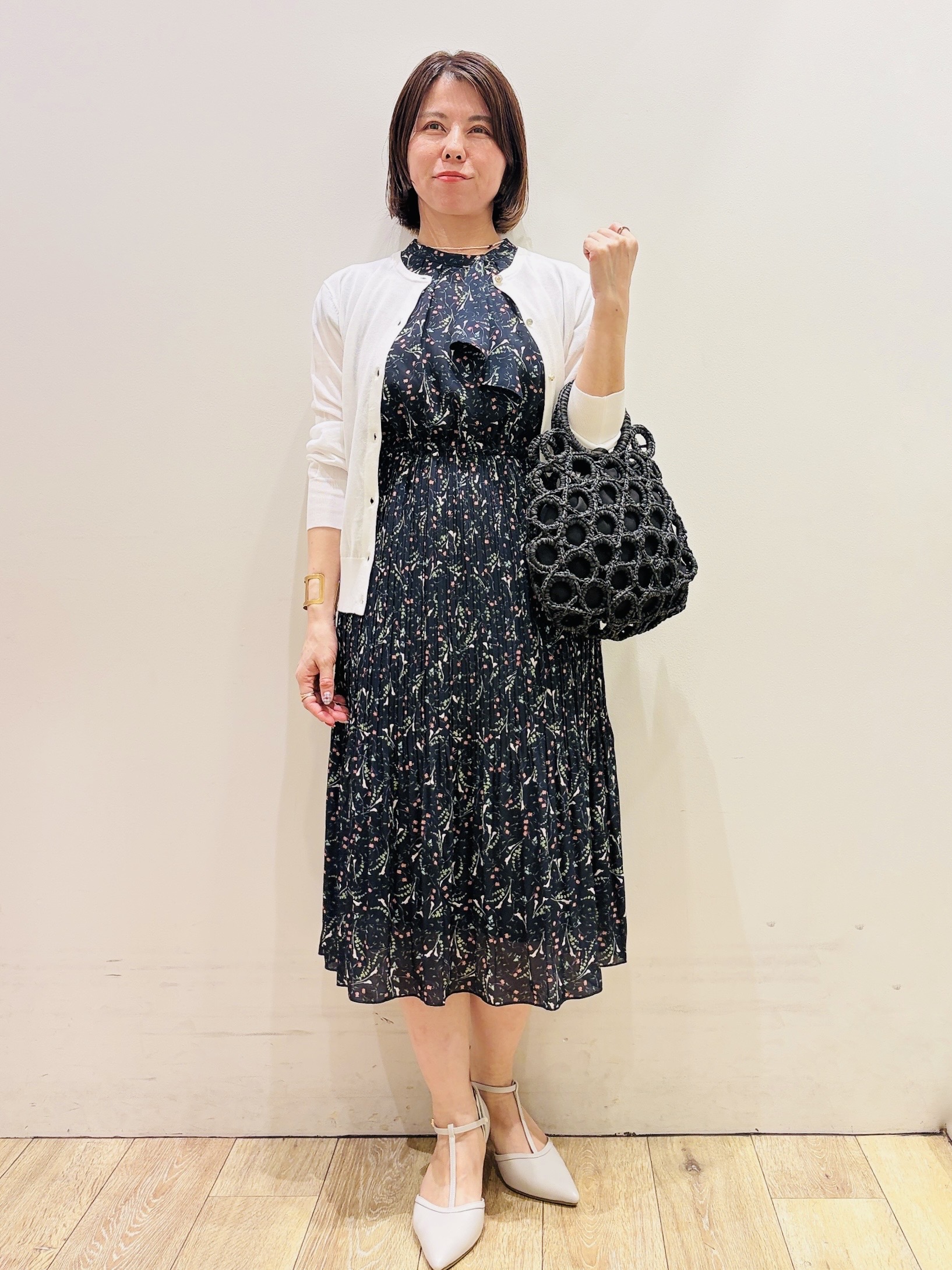 YUKOさんの「index｜◆【日比谷花壇コラボ】ラッフルタイプリーツワンピース【防シワ/洗濯機OK】」を使ったコーディネート