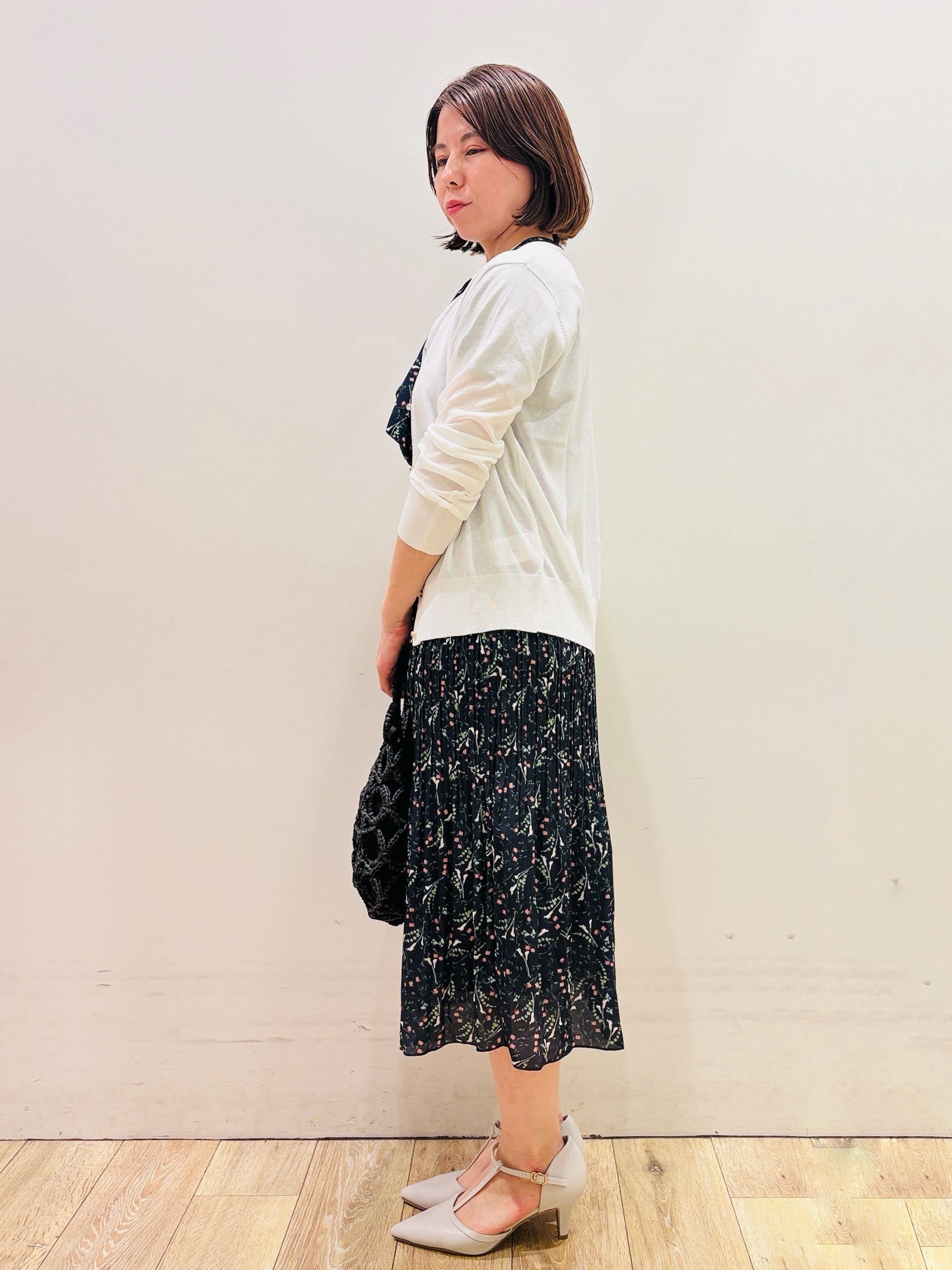 YUKOさんの「index｜◆【日比谷花壇コラボ】ラッフルタイプリーツワンピース【防シワ/洗濯機OK】」を使ったコーディネート