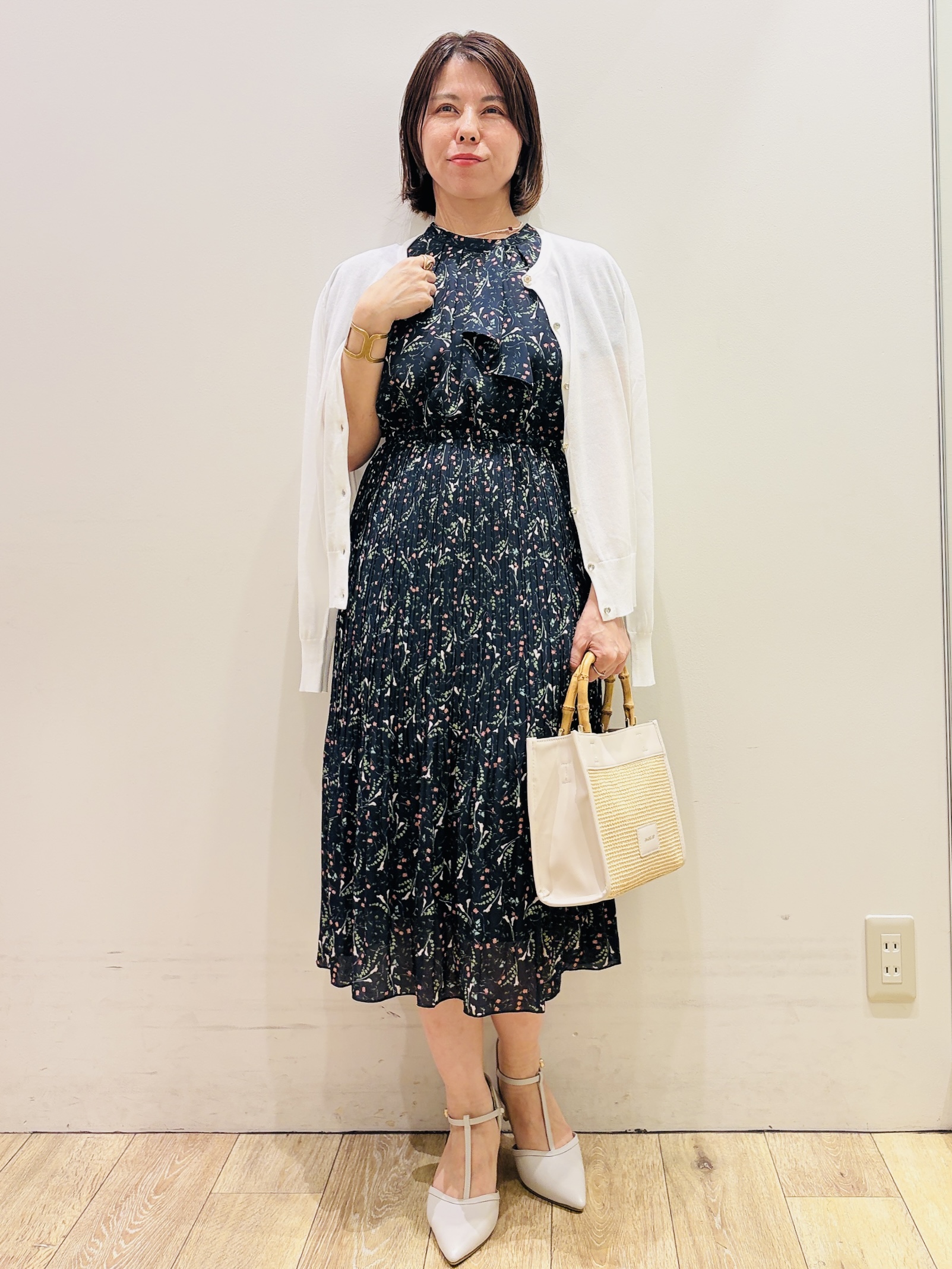 YUKOさんの「index｜◆【日比谷花壇コラボ】ラッフルタイプリーツワンピース【防シワ/洗濯機OK】」を使ったコーディネート