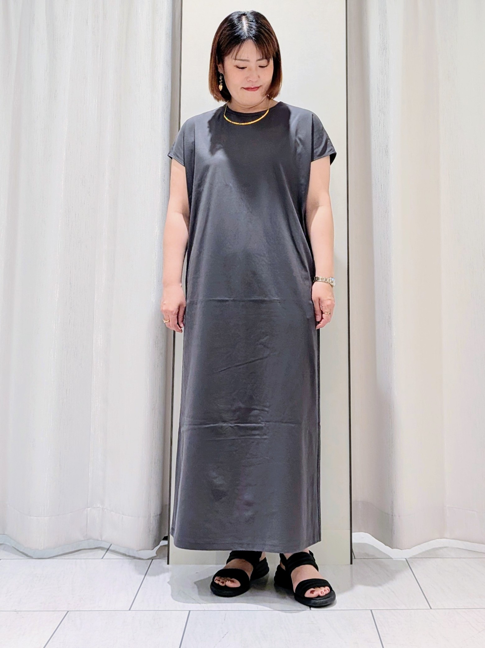 Onumaさんの「UNTITLED｜【接触冷感/UVカット/遮熱/抗菌防臭】ライトプレーティングワンピース」を使ったコーディネート