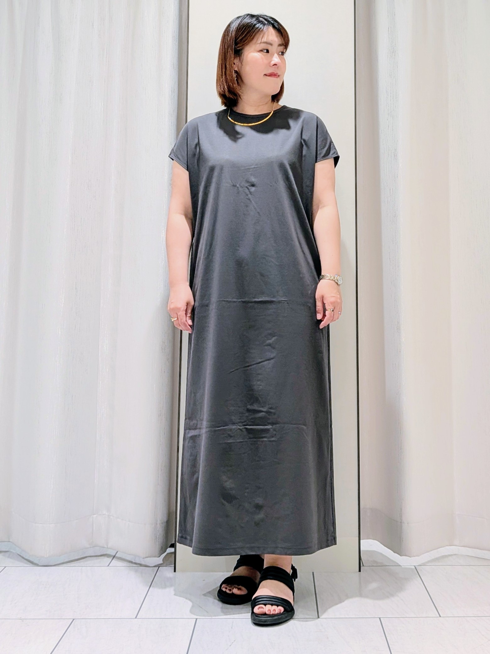 Onumaさんの「UNTITLED｜【接触冷感/UVカット/遮熱/抗菌防臭】ライトプレーティングワンピース」を使ったコーディネート