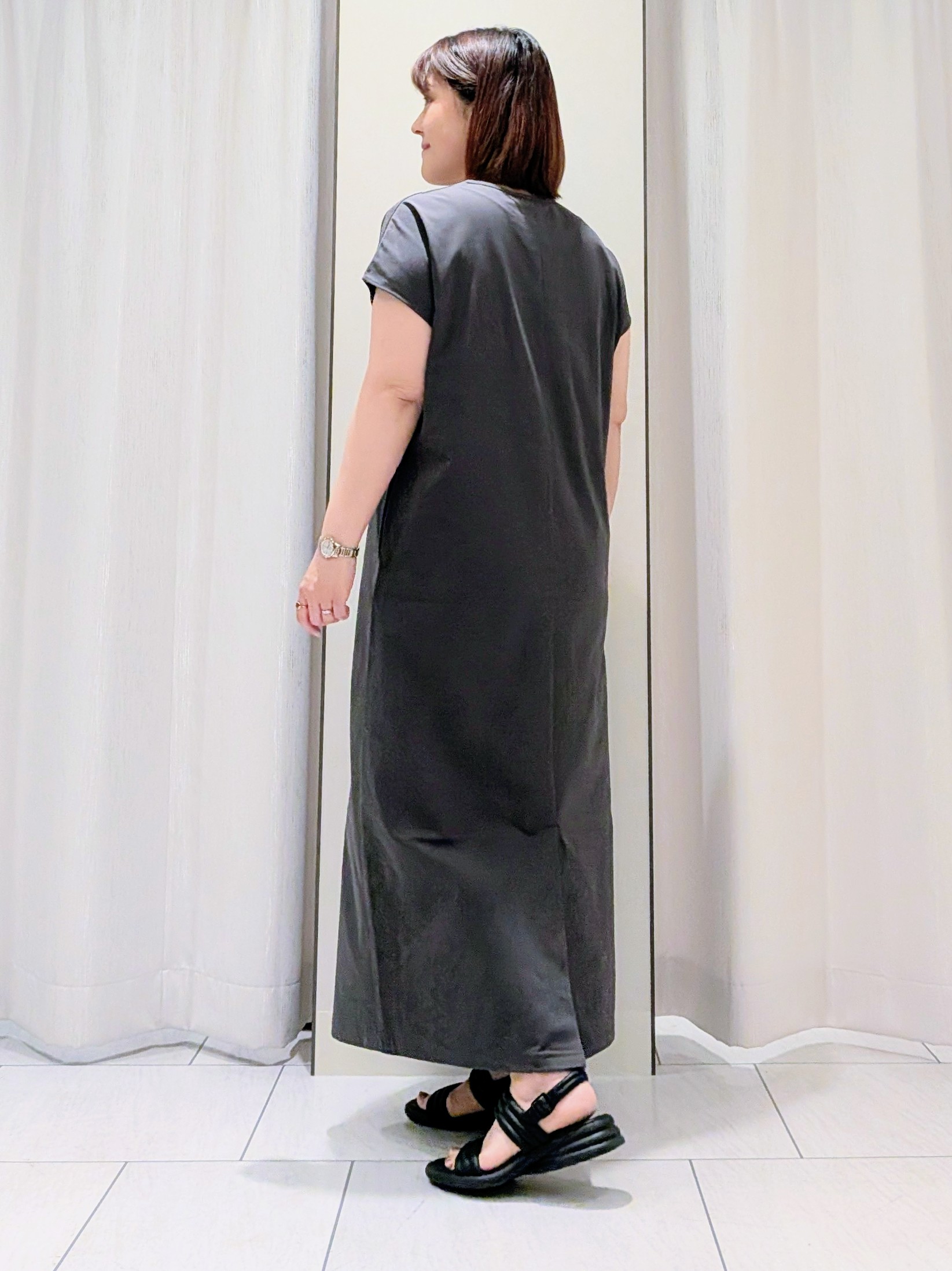 Onumaさんの「UNTITLED｜【接触冷感/UVカット/遮熱/抗菌防臭】ライトプレーティングワンピース」を使ったコーディネート
