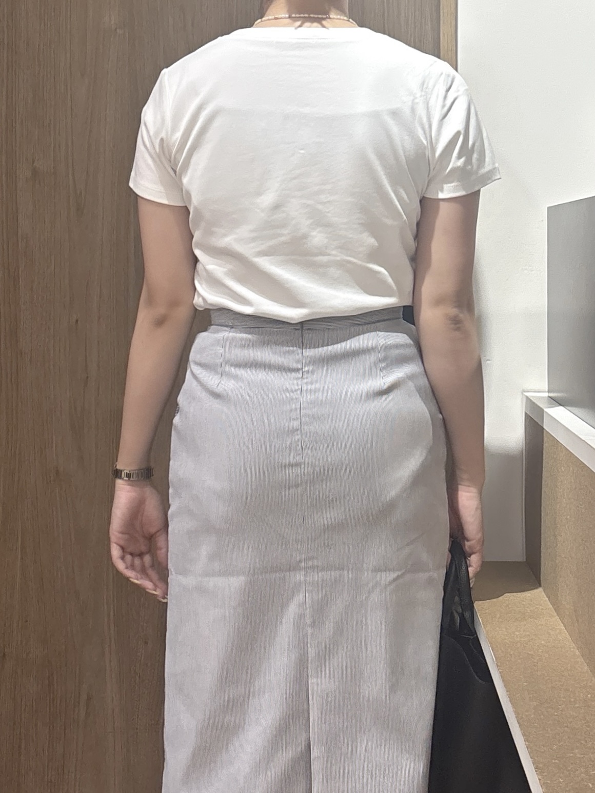 このかさんの「index｜【接触冷感/UVケア】リボンテープロゴTシャツ《洗濯機OK》」を使ったコーディネート