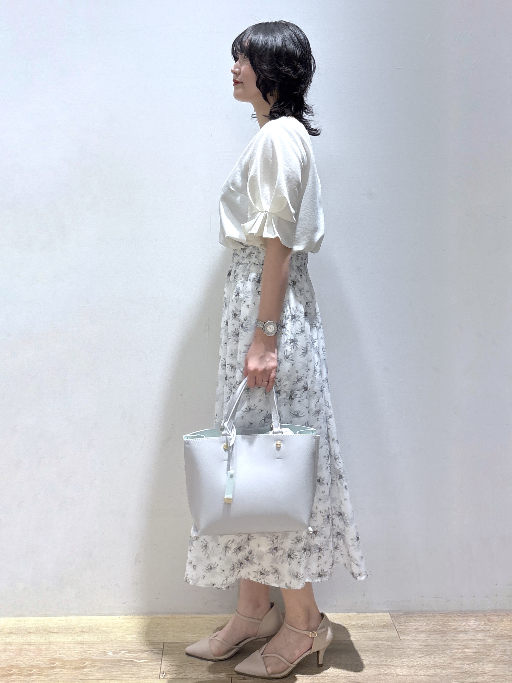 mizukiさんの「index｜【接触冷感／吸水速乾】タックパフスリーブブラウス《防シワ／洗濯機OK／XS～3L／8col》」を使ったコーディネート