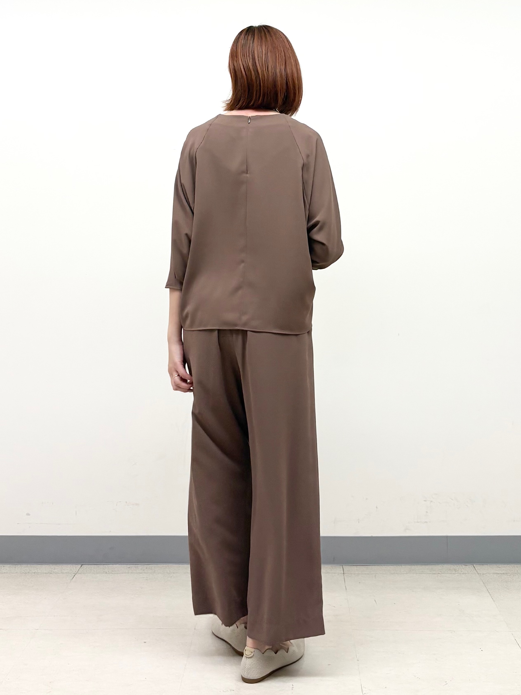 まいこさんの「INDIVI｜【接触冷感／透湿／着る日傘】ドルマントップス」を使ったコーディネート