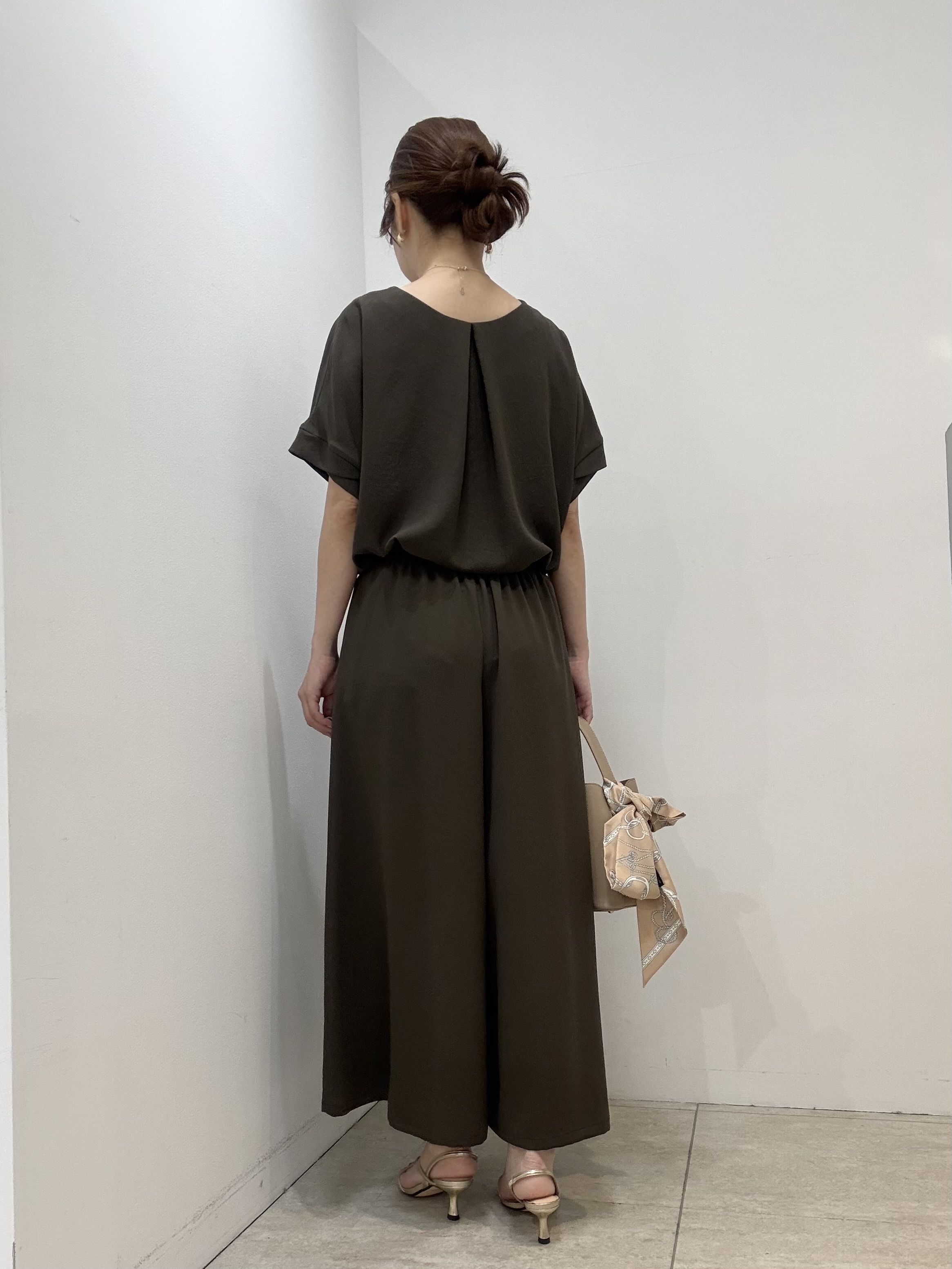 かなえさんの「UNTITLED｜【セットアップ可/UVカット/前後2WAY】リラクシーフレンチスリーブブラウス」を使ったコーディネート