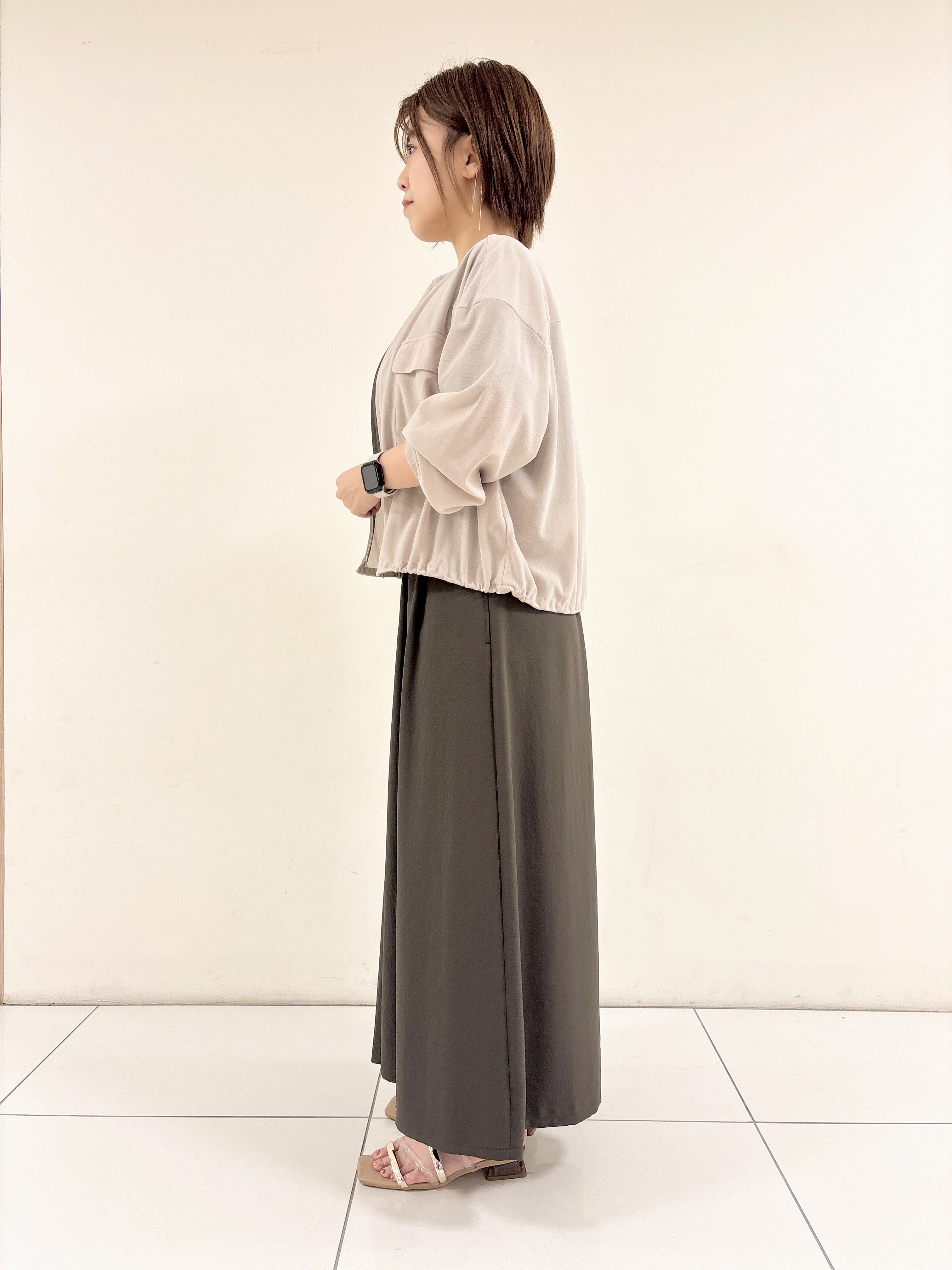 ayumiさんの「UNTITLED｜【セットアップ可/UVカット/前後2WAY】リラクシーフレンチスリーブブラウス」を使ったコーディネート