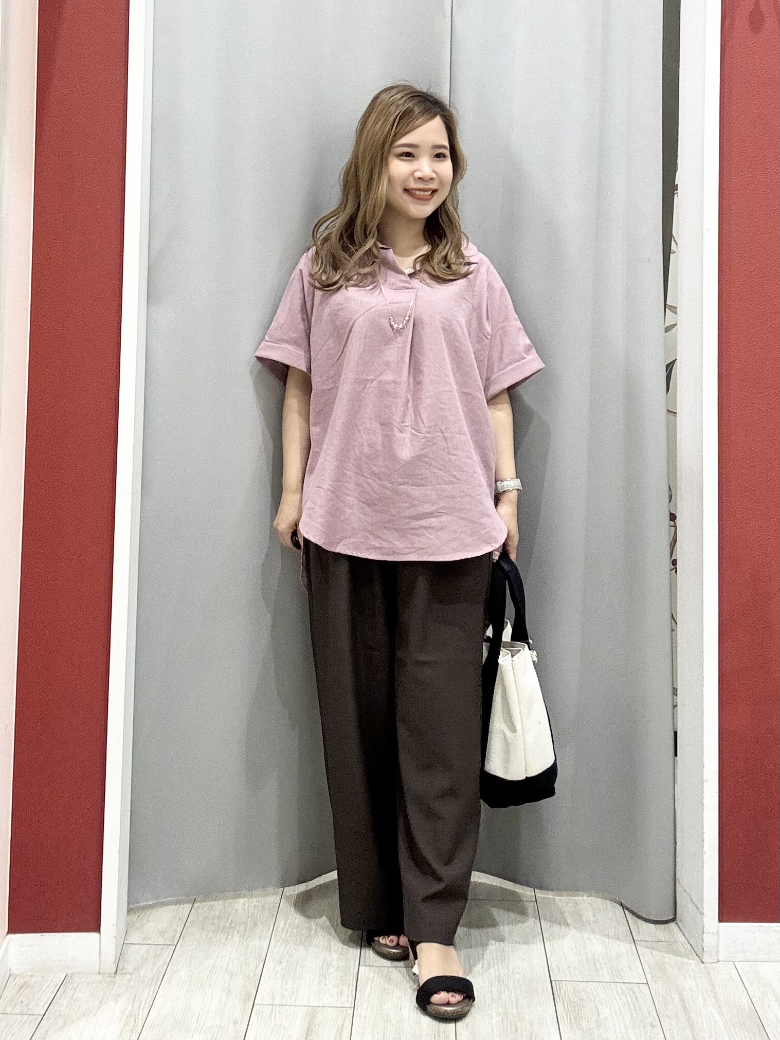 shioさんの「SHOO･LA･RUE｜【洗濯機可/S-LL】オンにもオフにも マルチに使えるボタンレスカーディガン」を使ったコーディネート