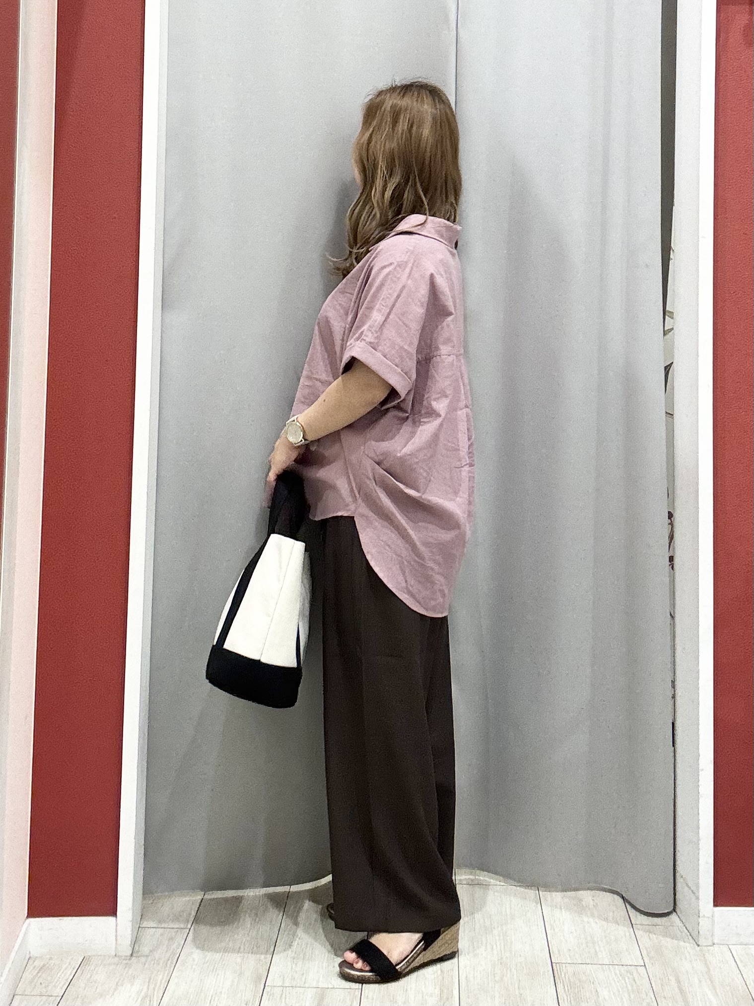 shioさんの「SHOO･LA･RUE｜【洗濯機可/S-LL】オンにもオフにも マルチに使えるボタンレスカーディガン」を使ったコーディネート