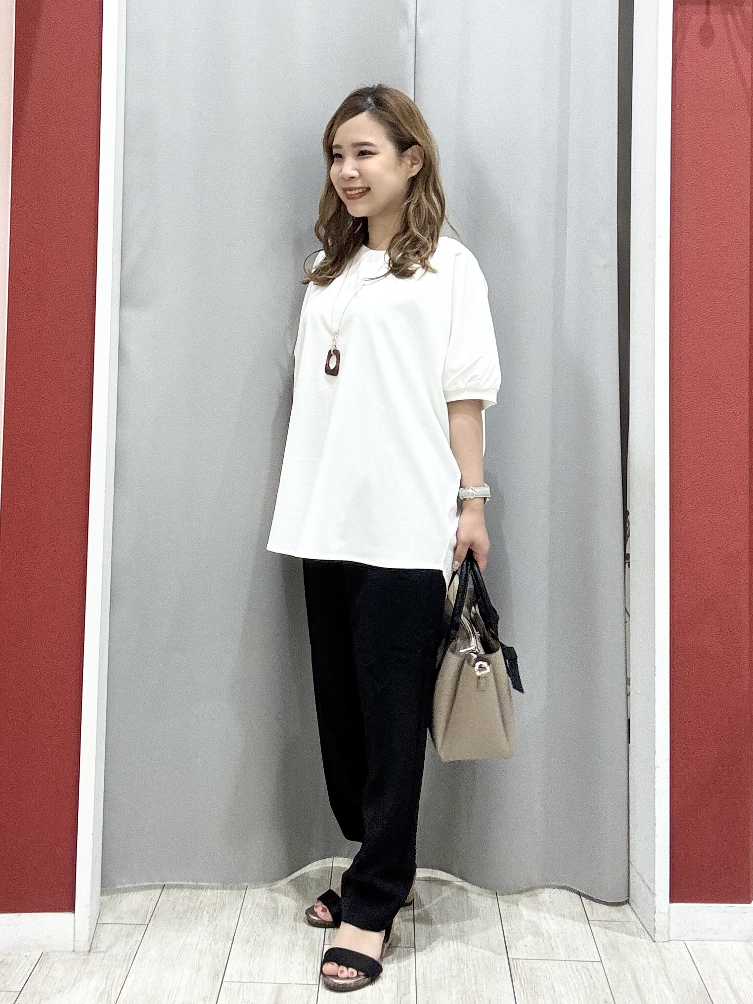 shioさんの「SHOO･LA･RUE｜【洗濯機可/S-LL】オンにもオフにも マルチに使えるボタンレスカーディガン」を使ったコーディネート