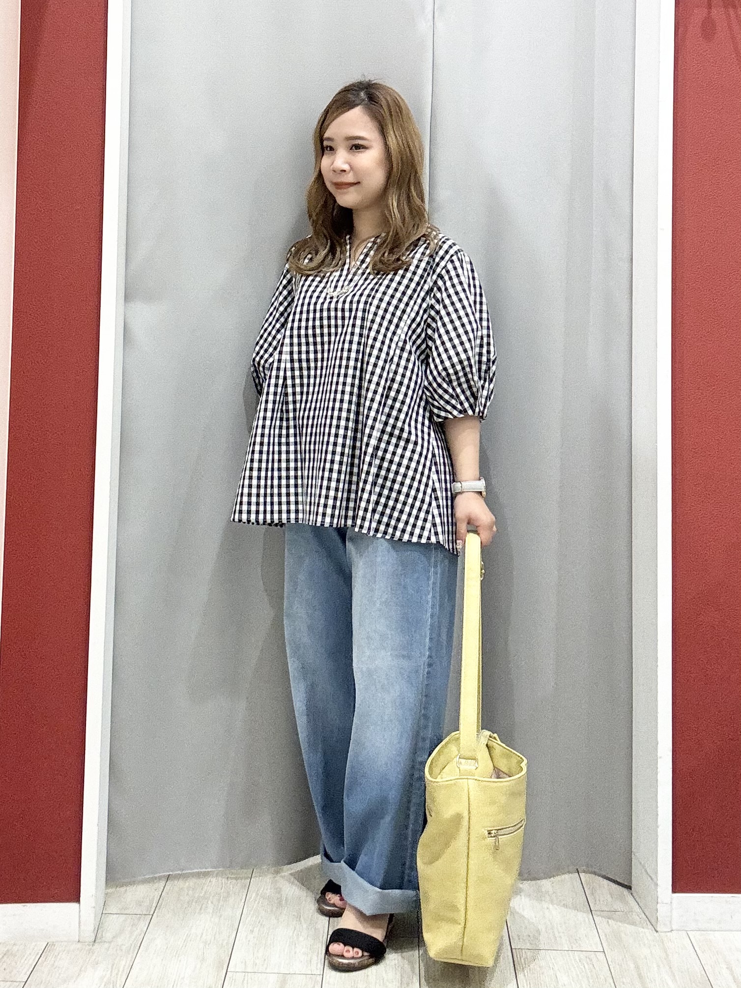 shioさんの「SHOO･LA･RUE｜【高レビュー/洗濯後しわになりにくい/インせず着られる】自然に体型カバー 麻調ペプラムブラウス」を使ったコーディネート