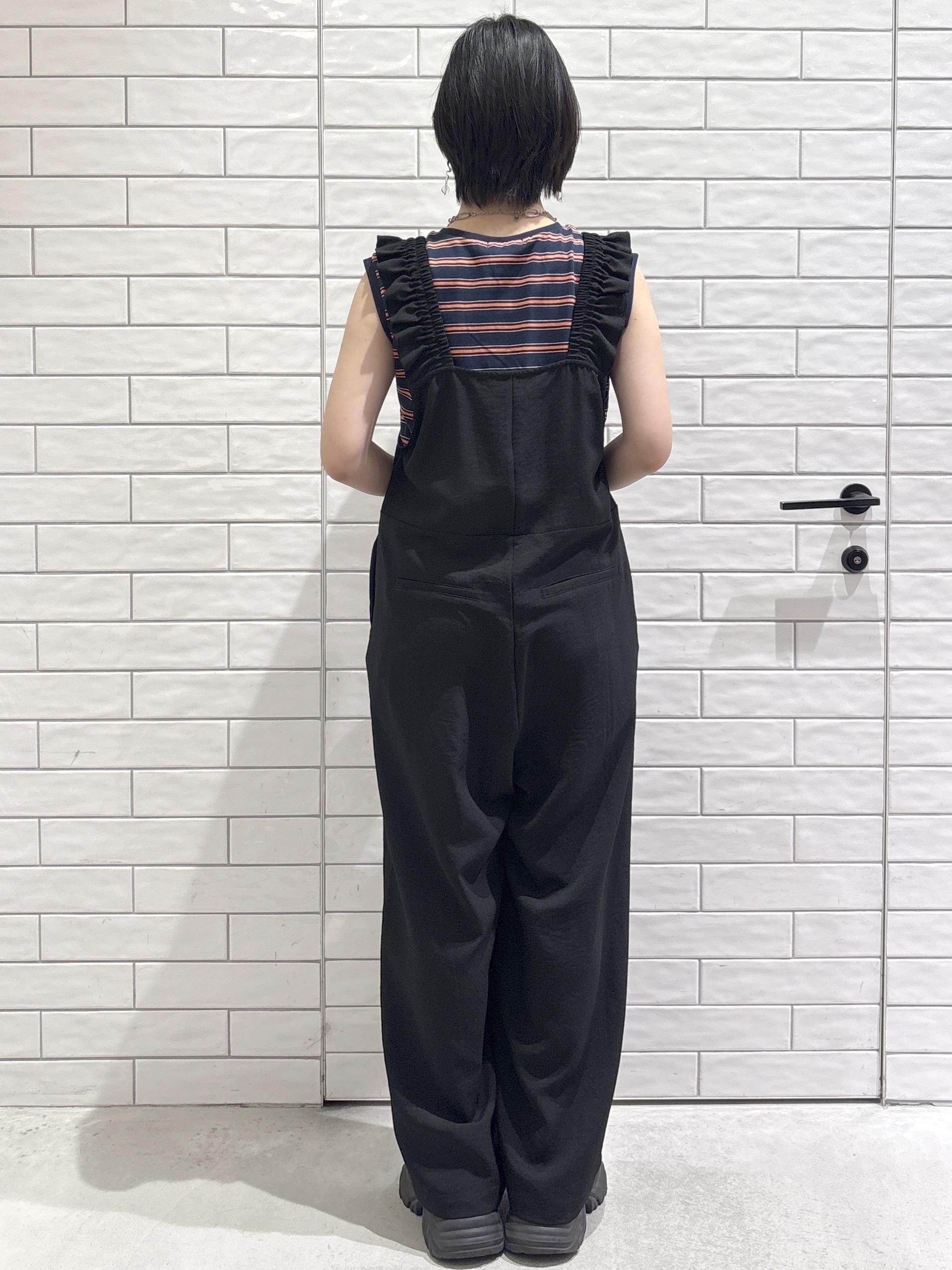 ayumiさんの「OPAQUE.CLIP｜フリルショルダーサロペット【洗濯機OK】」を使ったコーディネート