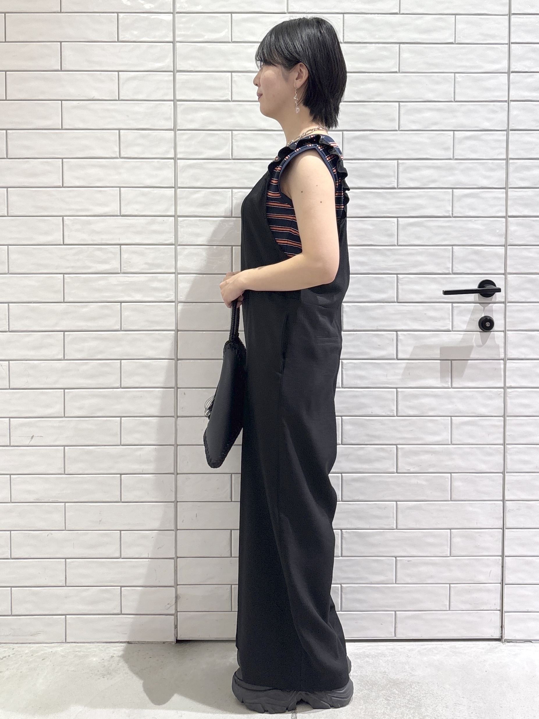 ayumiさんの「OPAQUE.CLIP｜フリルショルダーサロペット【洗濯機OK】」を使ったコーディネート