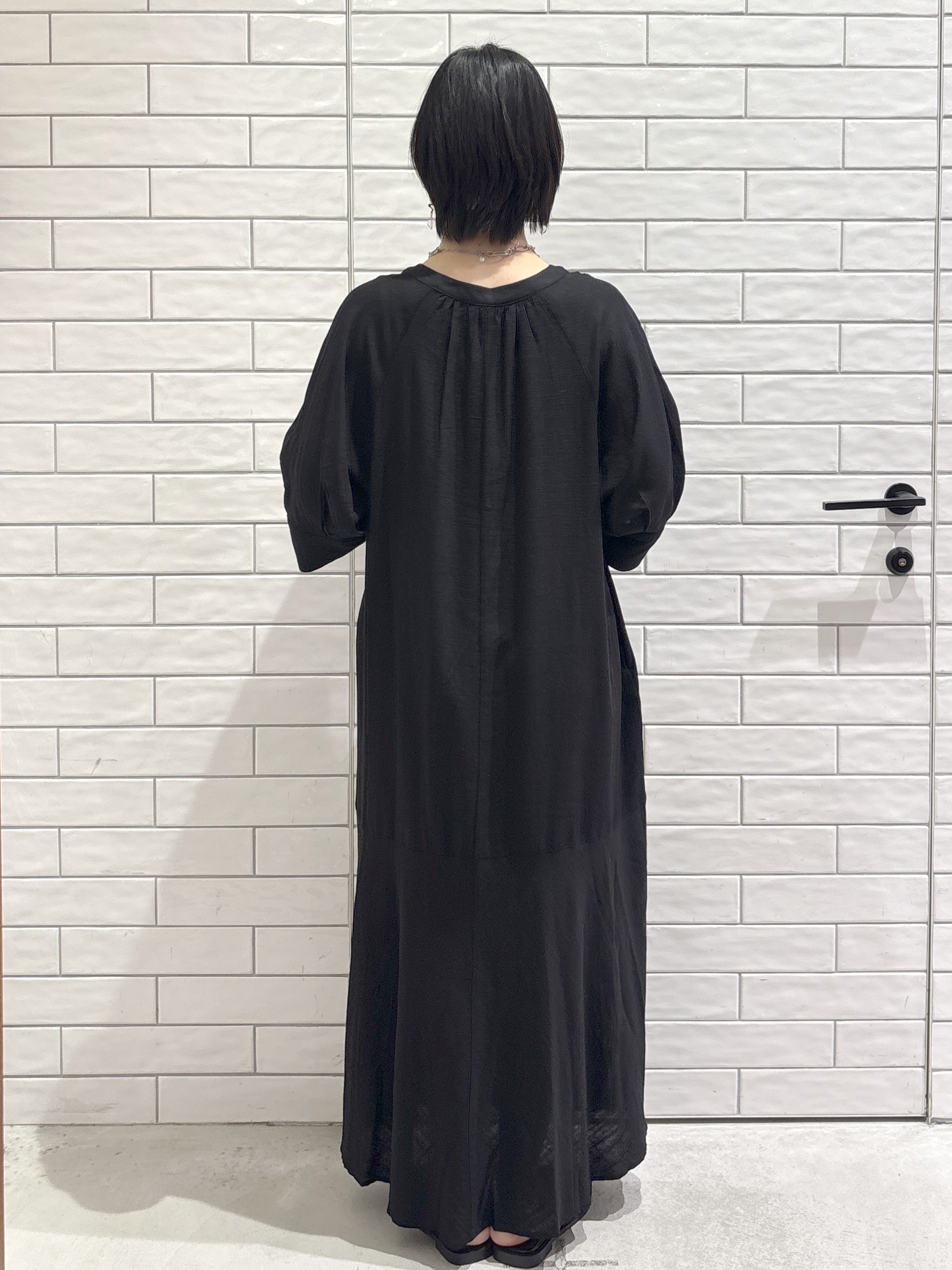 ayumiさんの「OPAQUE.CLIP｜キーネックロングワンピース【洗える】」を使ったコーディネート