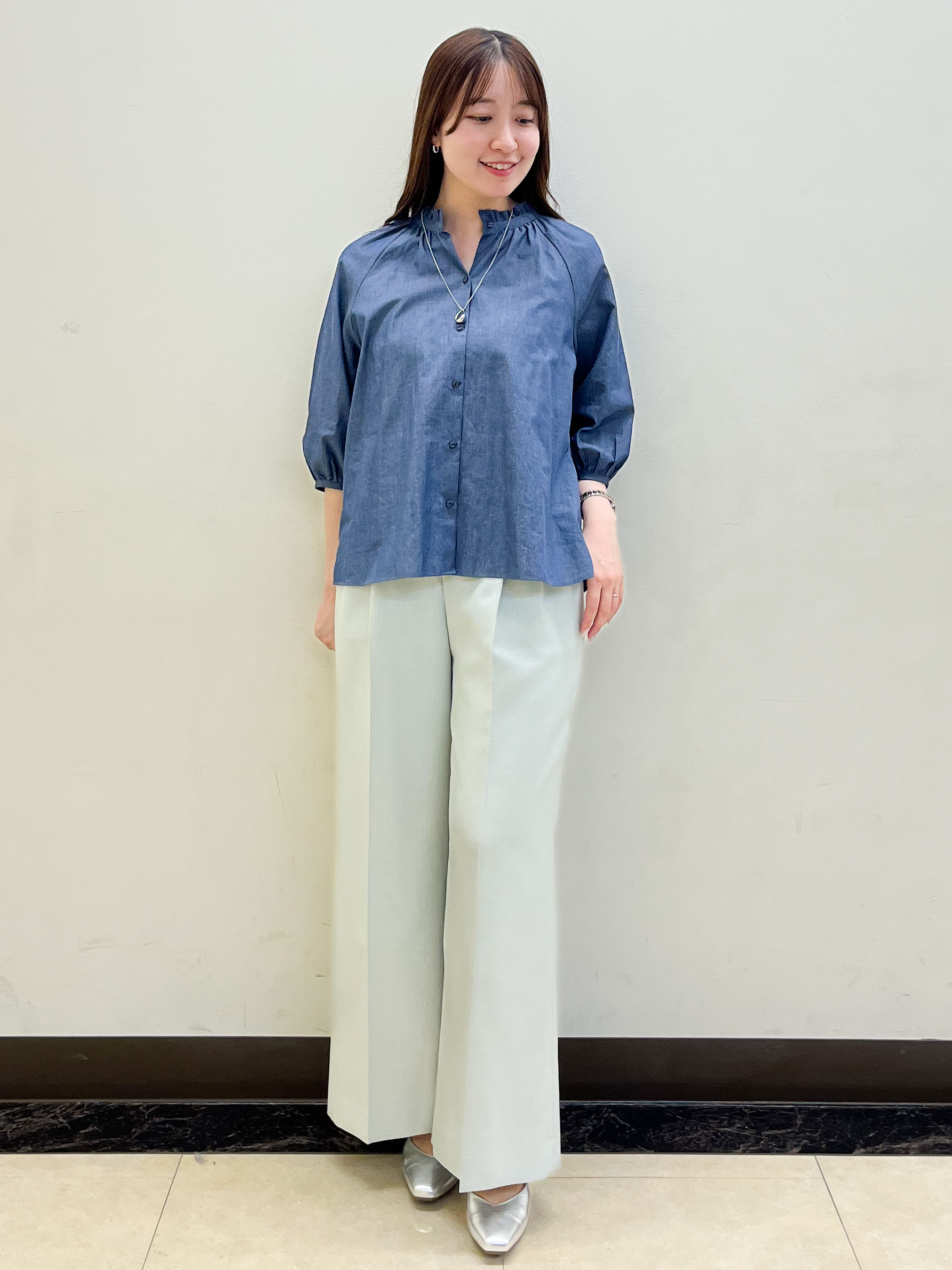 mikikoさんの「Reflect｜プチハイネック フリルデザインブラウス」を使ったコーディネート