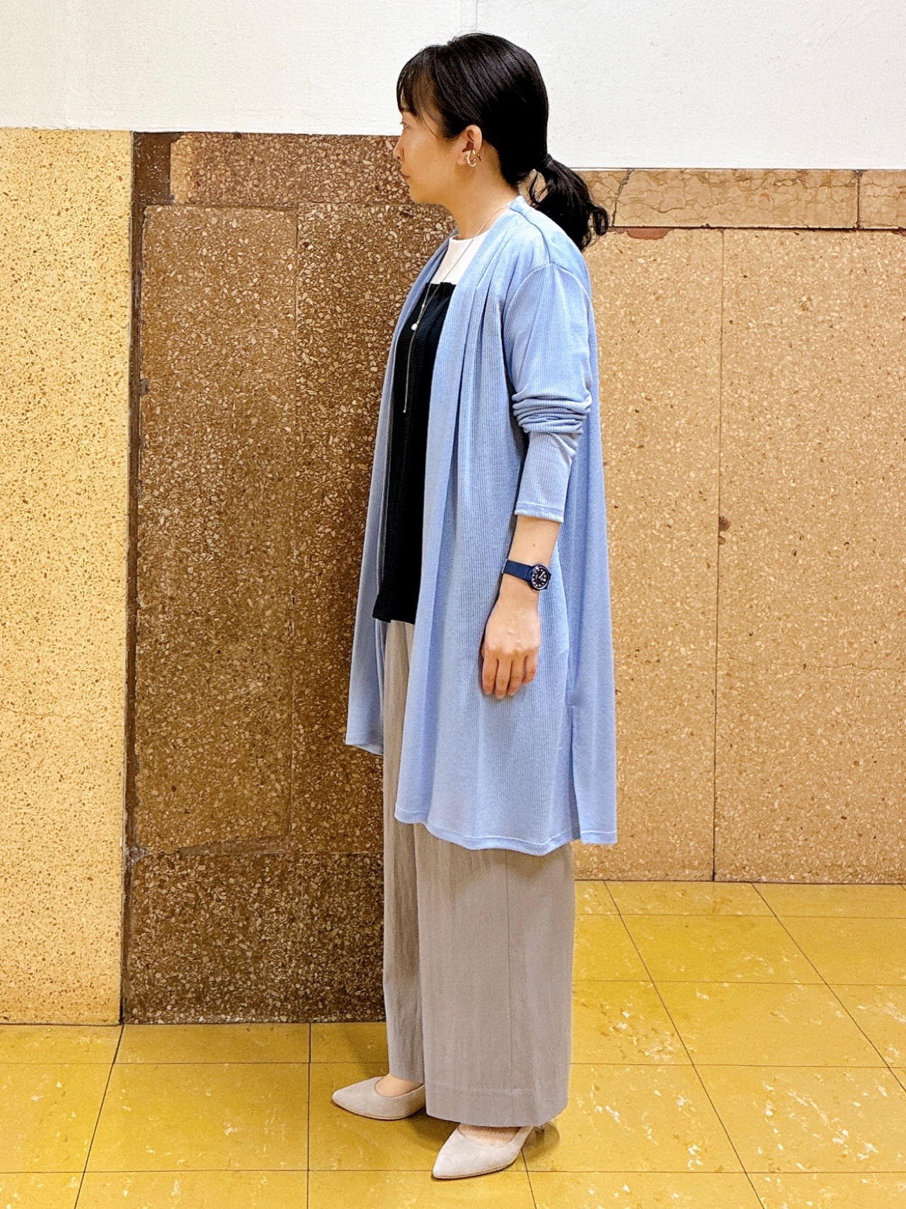 hattoriさんの「INDIVI｜【洗える／アンサンブル可能】シアーストライプカーディガン」を使ったコーディネート