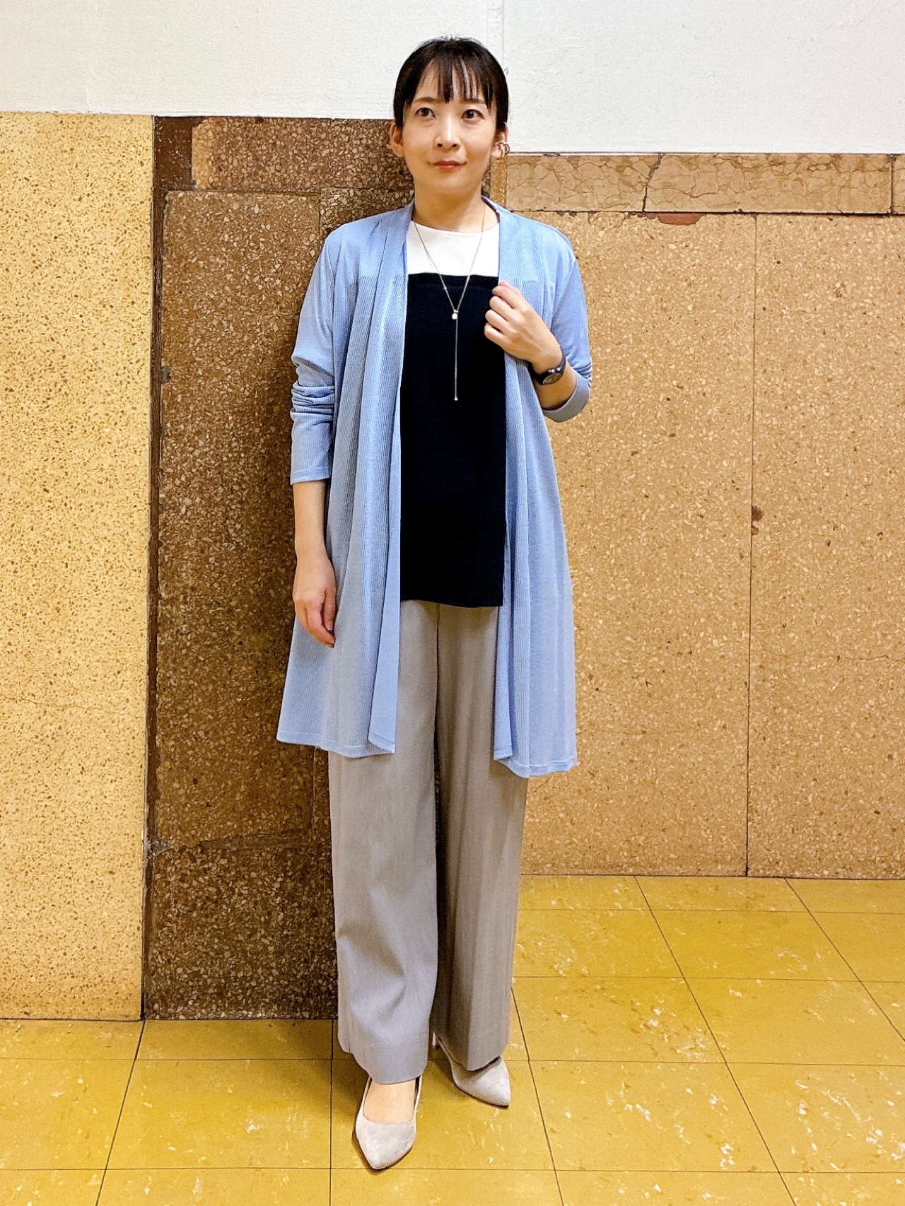 hattoriさんの「INDIVI｜【洗える／アンサンブル可能】シアーストライプカーディガン」を使ったコーディネート